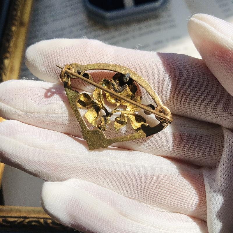 Antique Late Victorian Ruby Rhinestone & Faux Pearl Two-Tone Gold Filled Floral Dainty Brooch(MZ098)