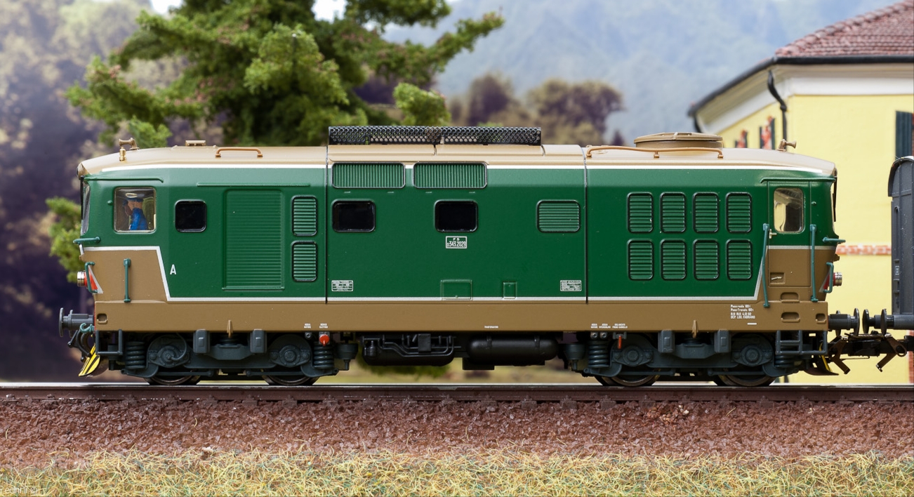 Roco FS D. 343 Diesel locomotive HO D. C. 2-Rail 