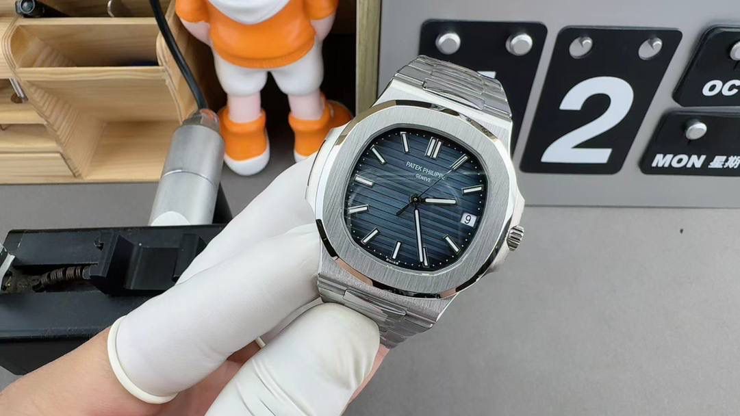 鹦鹉螺5711灰盘胶带胶带款/40mm*8.3mm/Cal.324一体机😍💯🤍