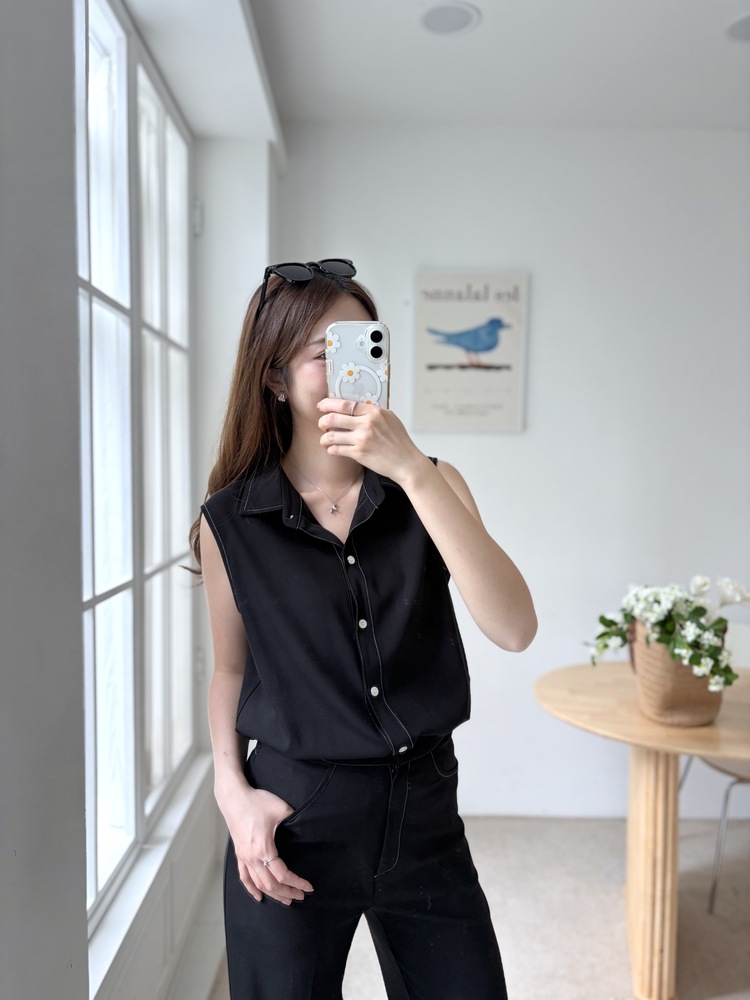 Topstitched Sleeveless Blouse (Black)
