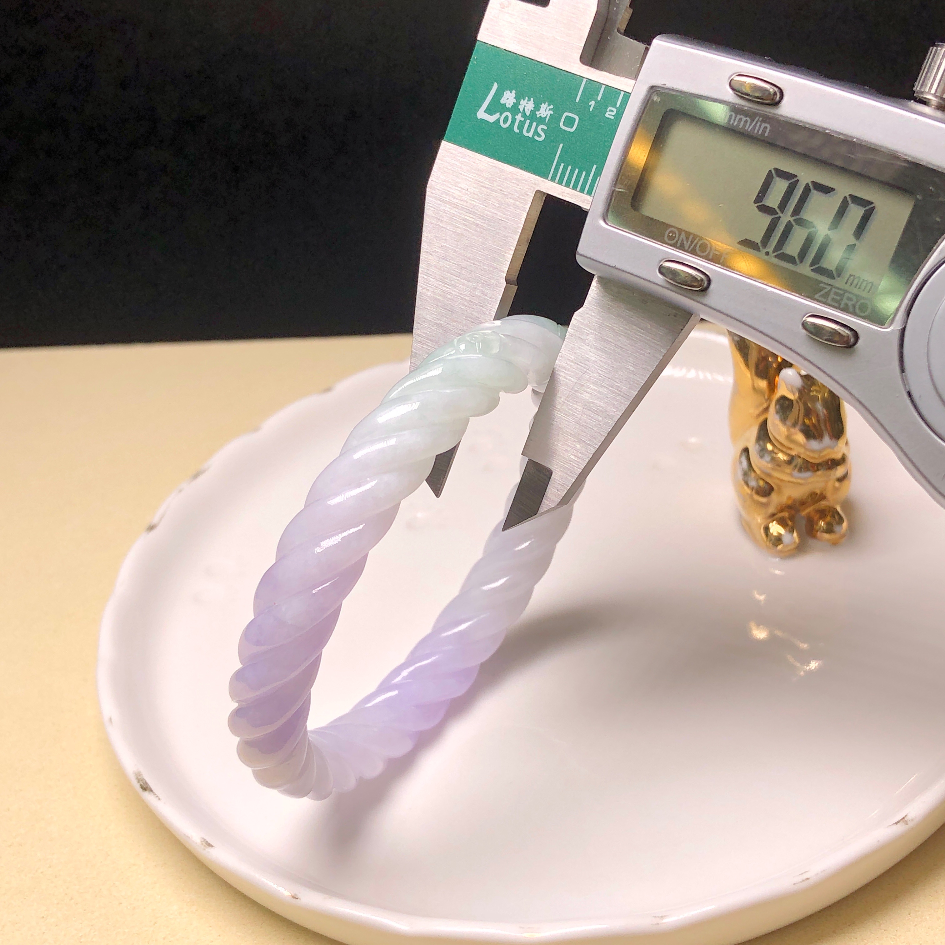 C06796 春彩扭紋鐲53.3mm