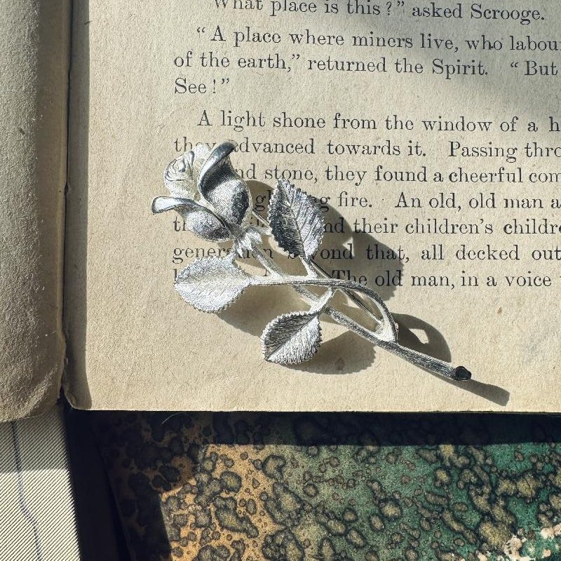 Vintage Light Silver Tone Textured Rose Brooch(MT2298-2)