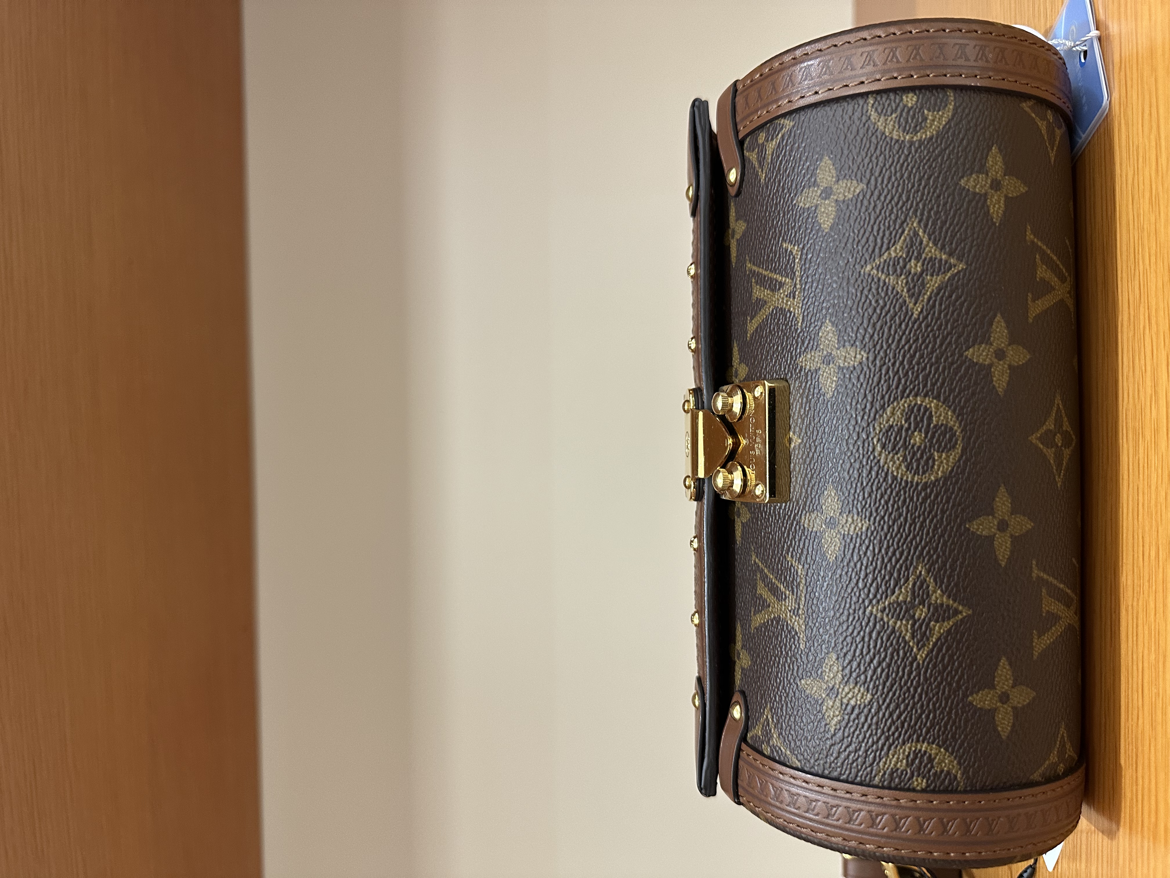 直播貨品 |  [1個-$100 2個-$300］HH08