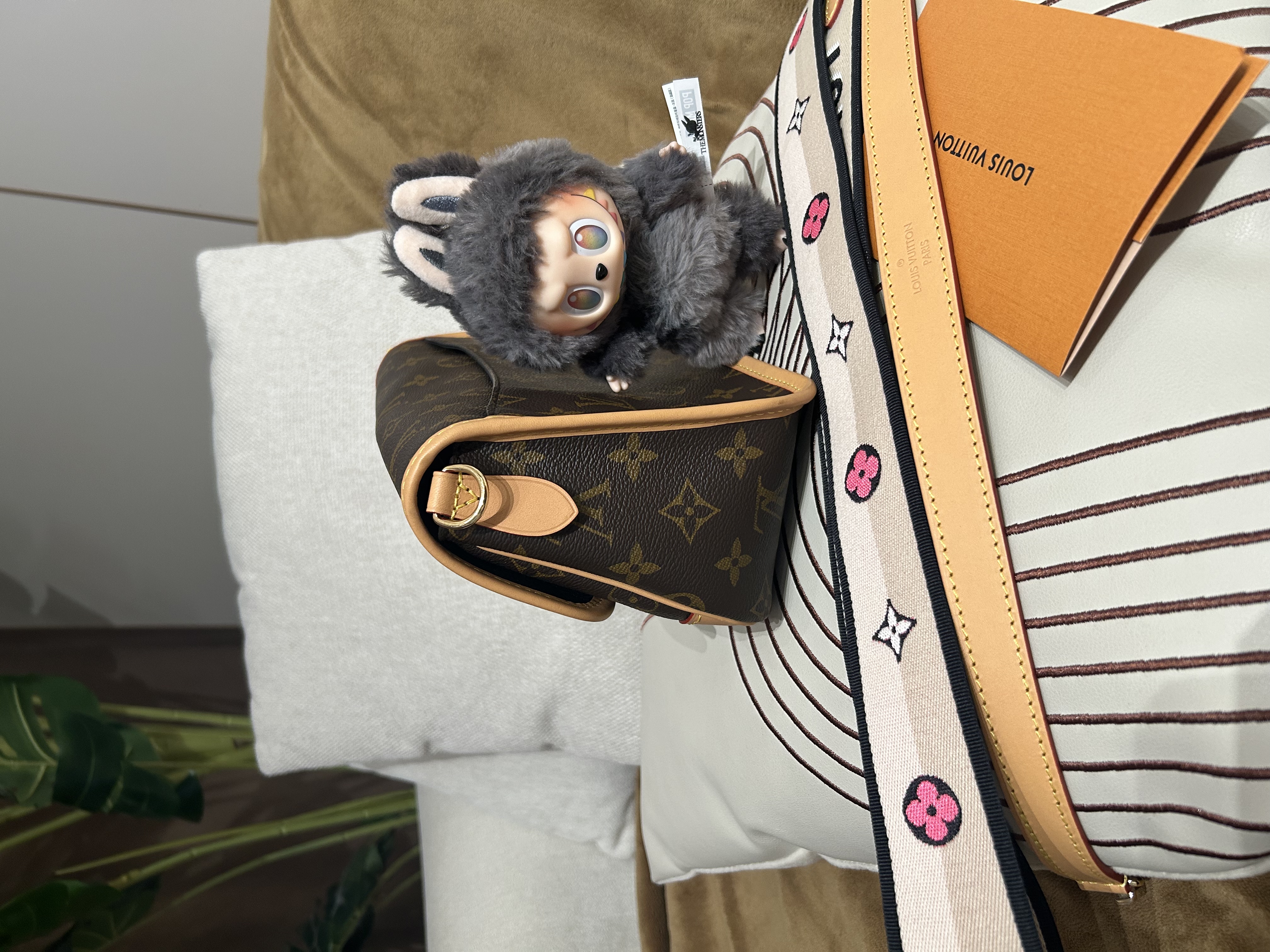 Lv Diane Monogram M45985 2Way Bag 100%Authentic, 98%New ✅專門店收據✅strap✅Dust bag✅box