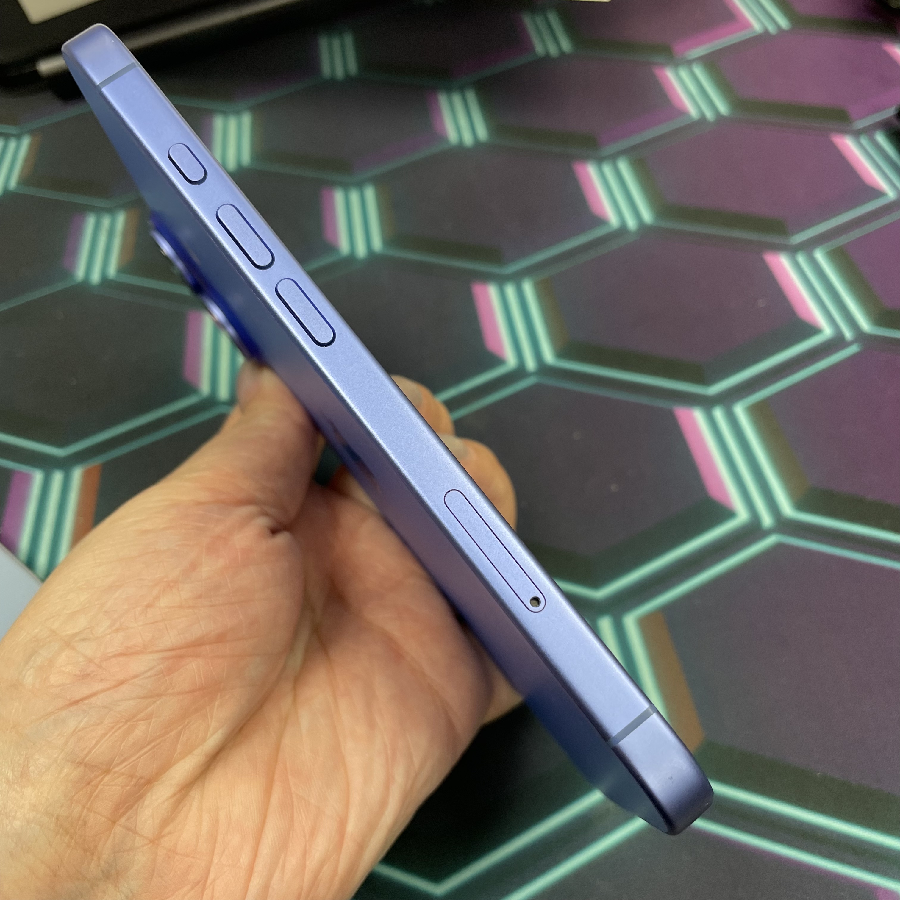 *6988 16 勁靚機 128GB 電86 藍色 blue