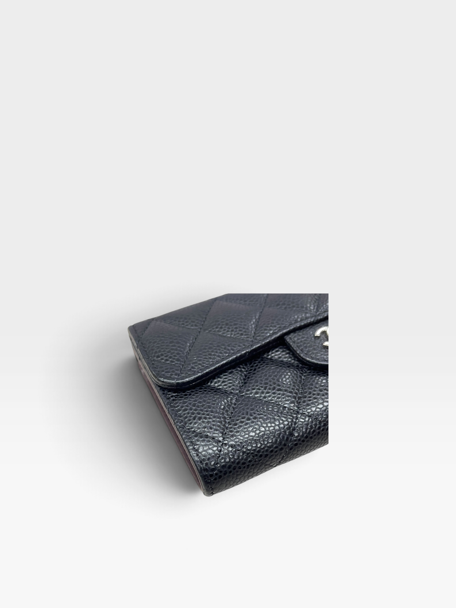 Pre-Owned CHANEL Flap Wallet / Product Code: 091012