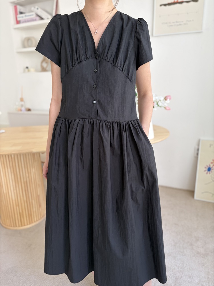 Airy Button Front Long Dress (Black)