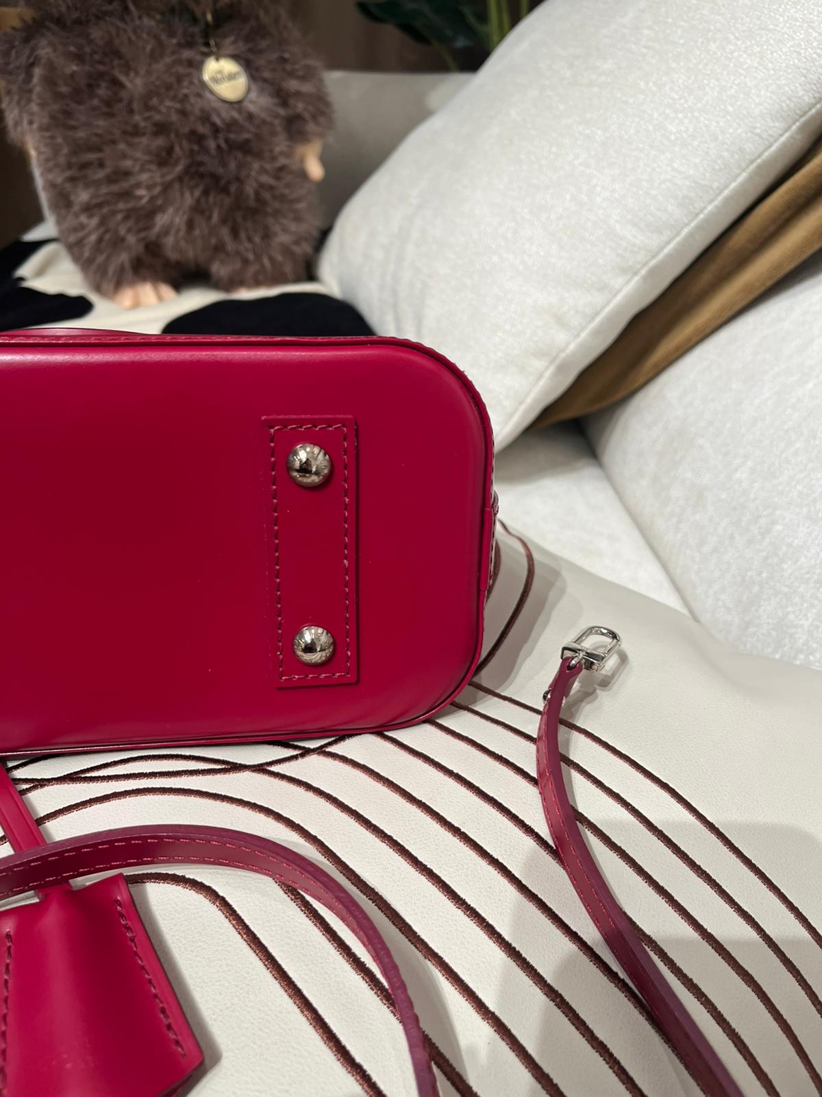 Lv alma bb epi leather  100%Authentic,98%new ✅key lockpad✅dust bag