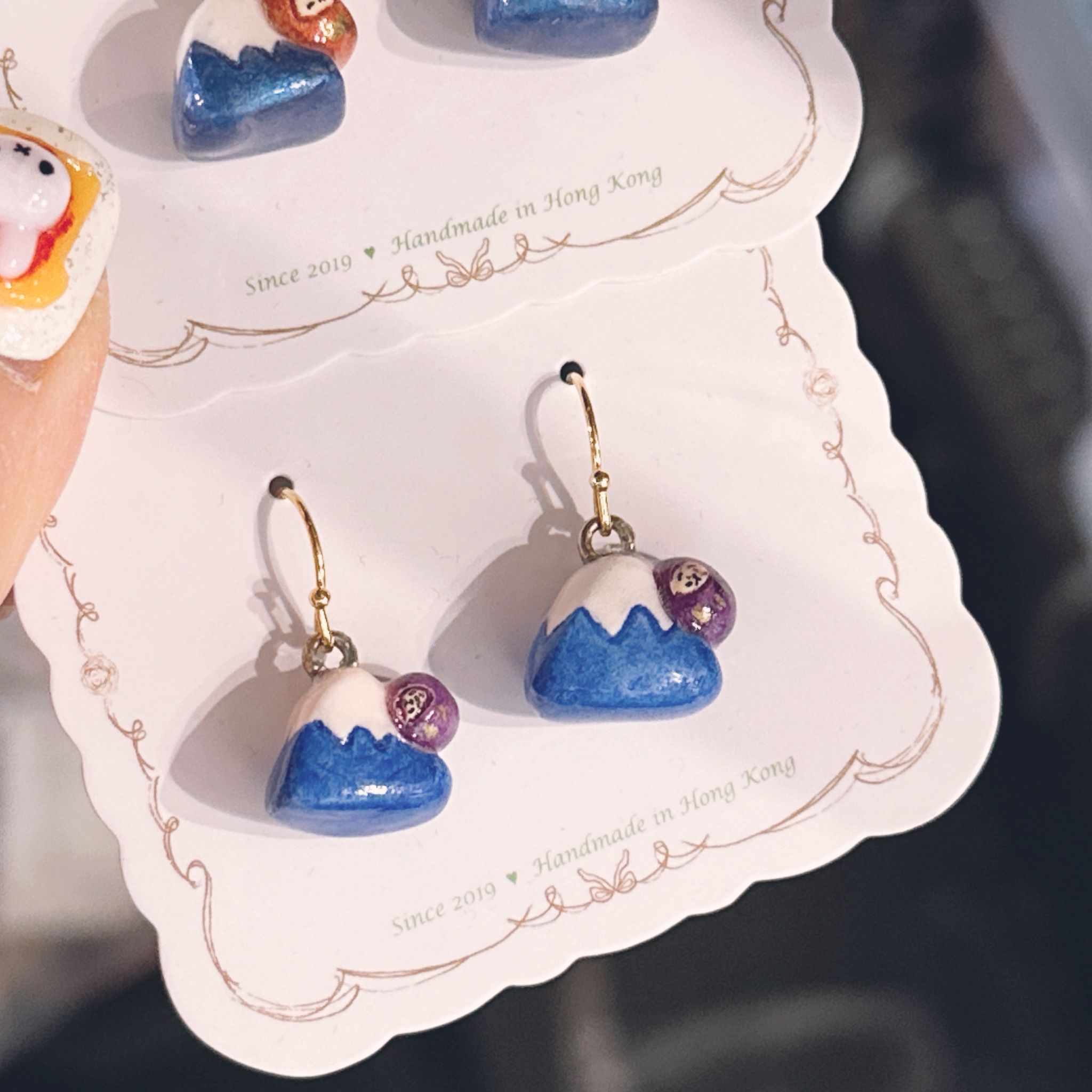 手繪側達摩富士山耳環