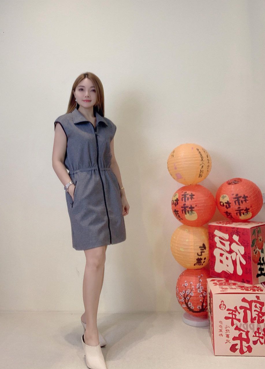 及膝连衣裙 D0367