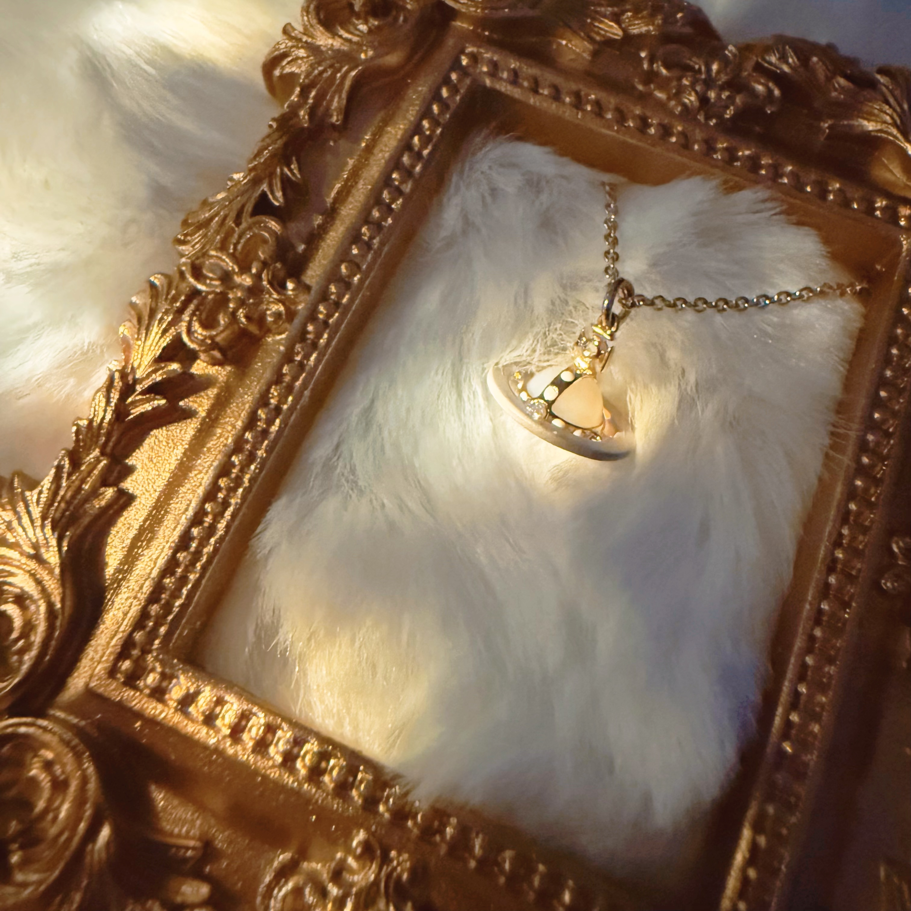 VW Petite 3d mini necklace pink/moon