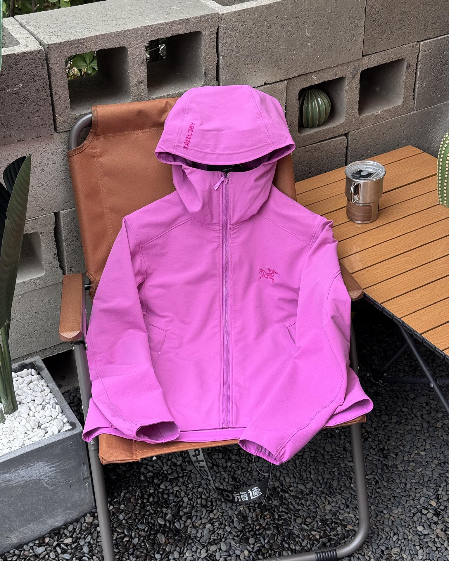 $168件。ARC'TERYX 始祖鳥 GAMMA HOODY 女款軟殼外套（高版本刺繡）