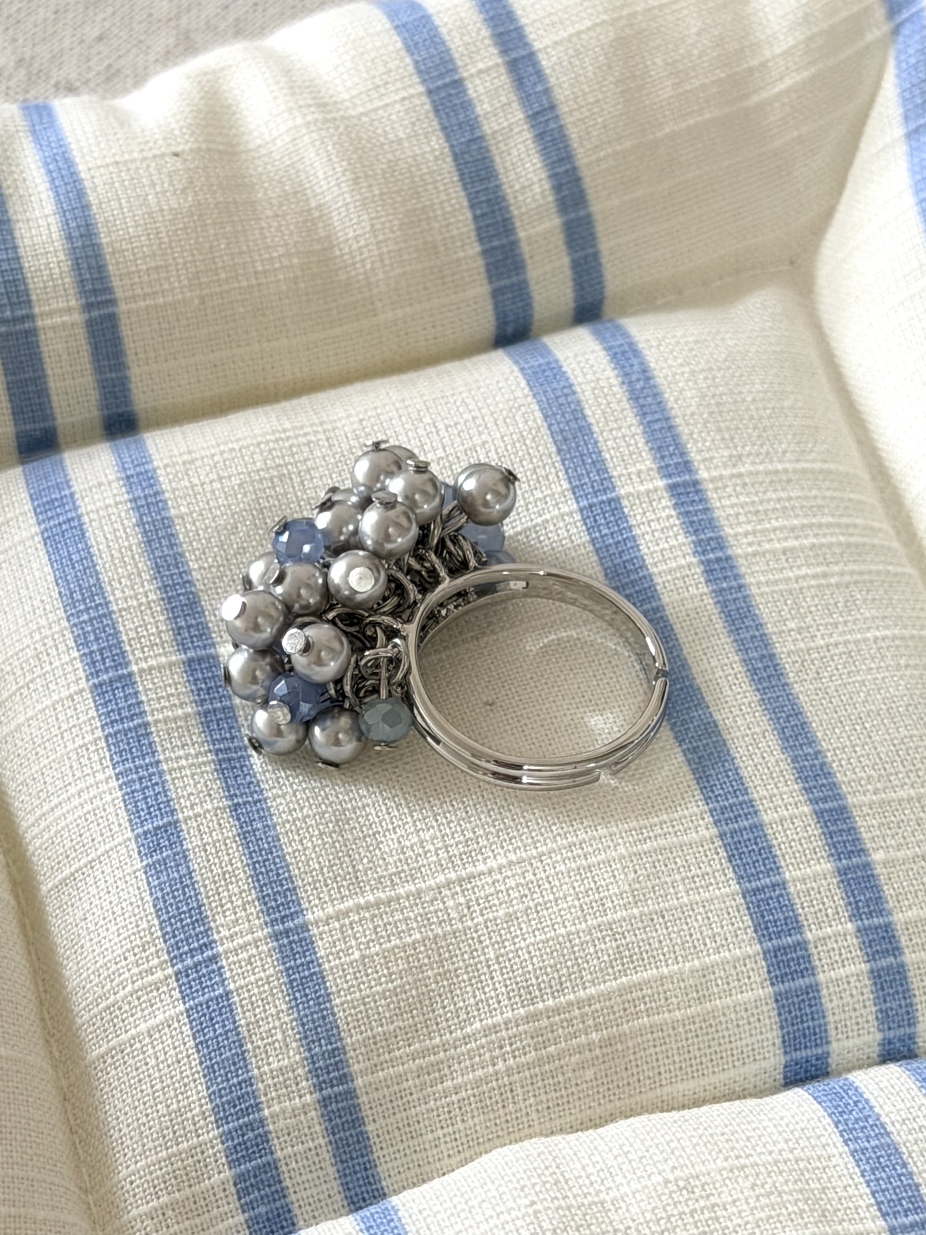 灰珍珠小花球戒指/淺藍色x銀色