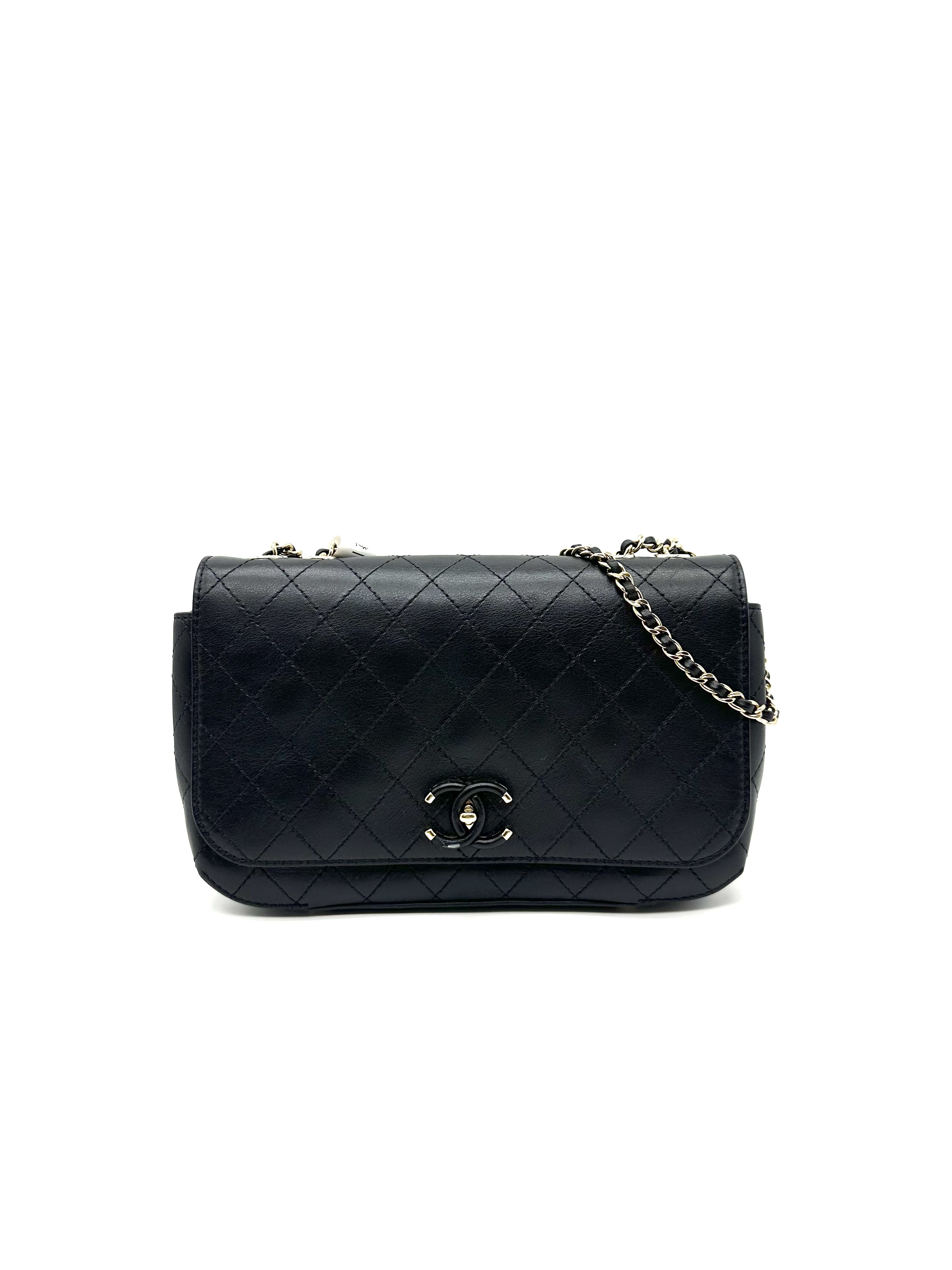 Pre-Owned Chanel Calfskin Stitched CC Case Flap Bag / Product Code: 26040910