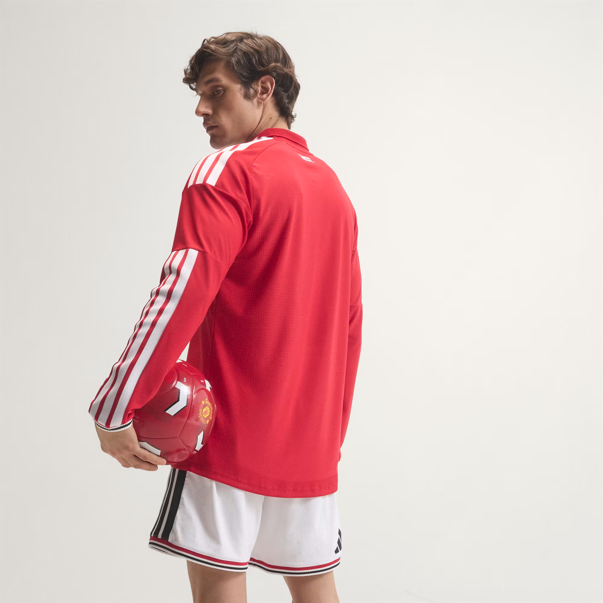 重現七十年代紅魔榮光 Adidas Manchester United 曼聯 2026-27 主場長袖球員版球衣 (可加印字章) KC4803