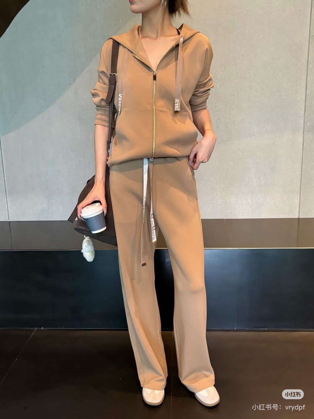 $168條、2條起$158條。M*ax Mara 經典飄帶闊腿褲