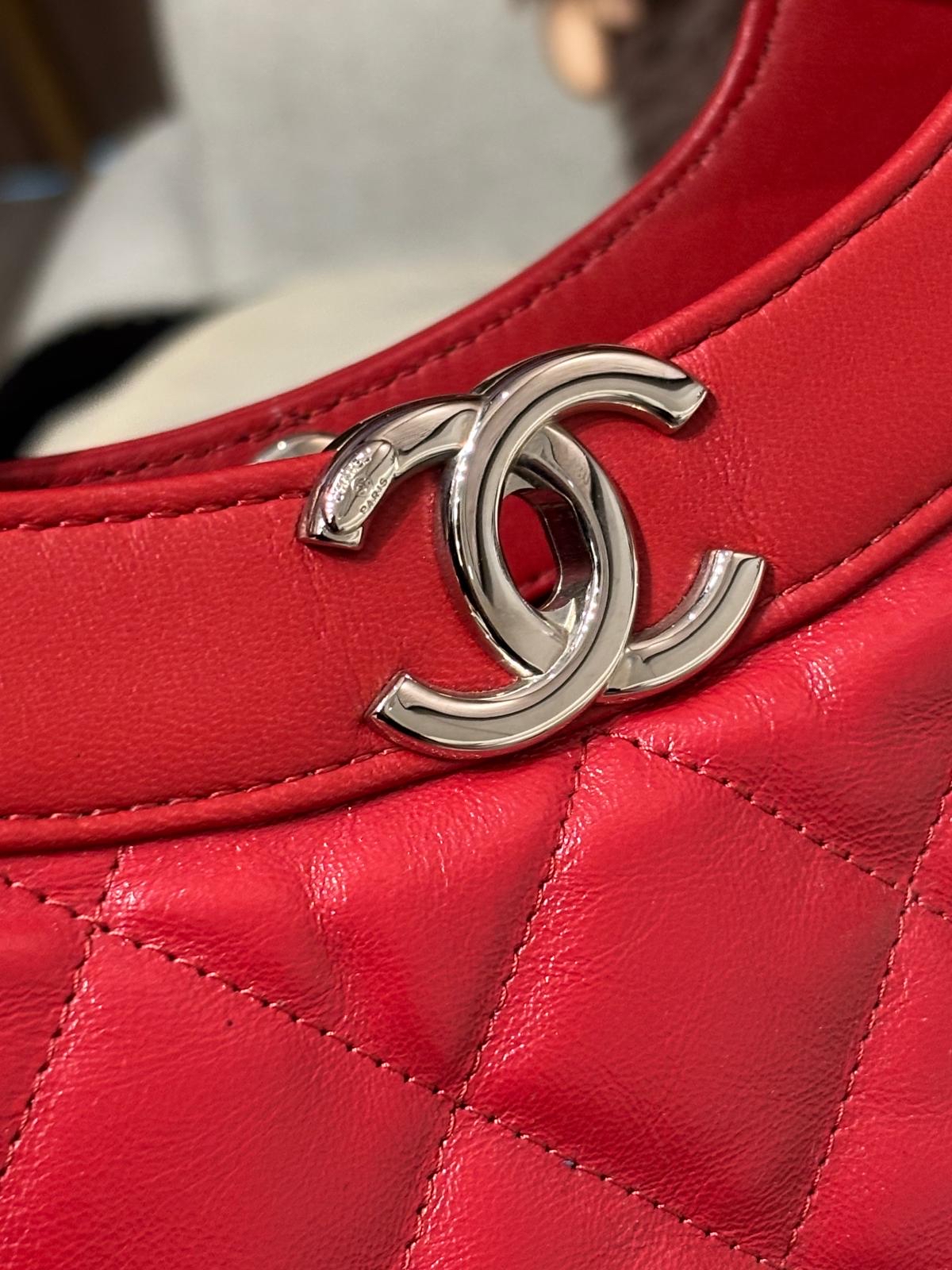 Chanel 31 hobo Calfskin 2 way bag 100%Authentic ,95%new  ✅card✅dust bag 