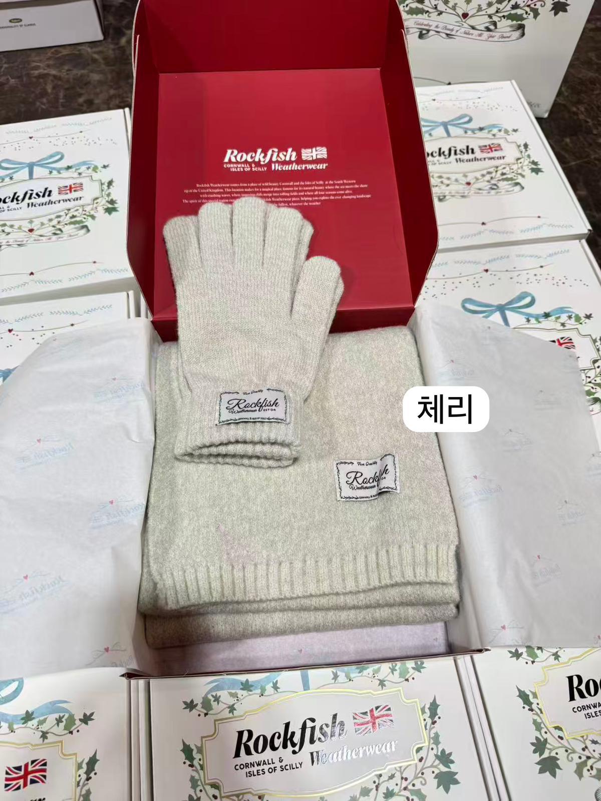 🇰🇷Rockfish 手套+頸巾聖誕套裝🎄