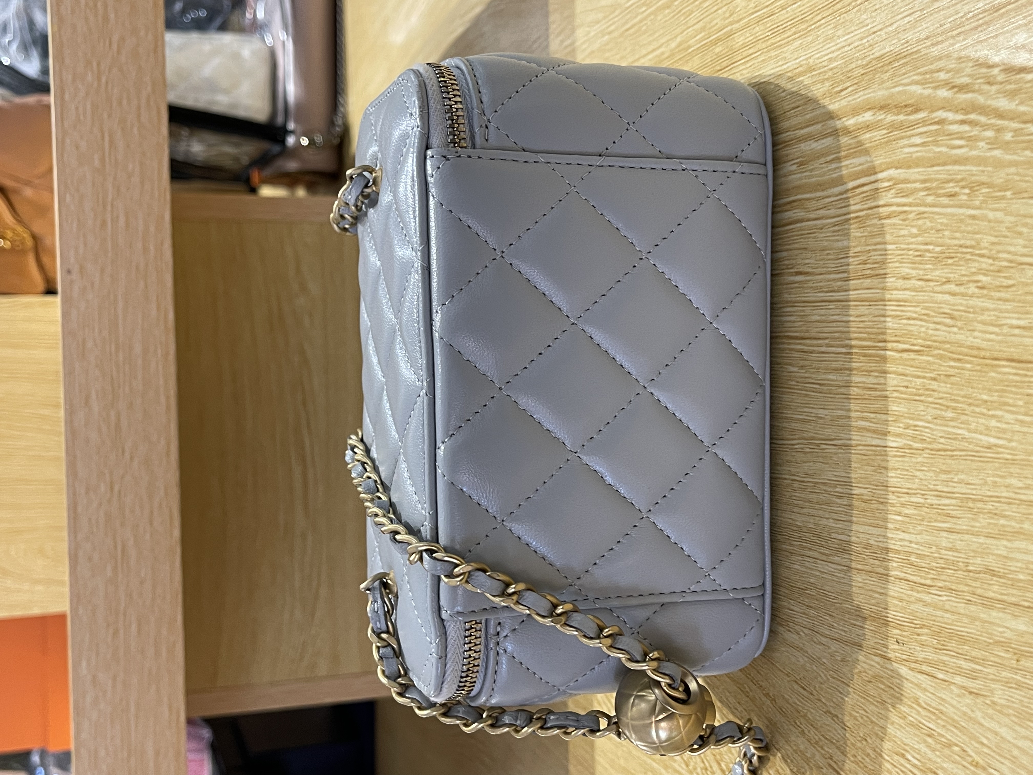 直播貨品 |  [1個-$100 2個-$300］JJ07