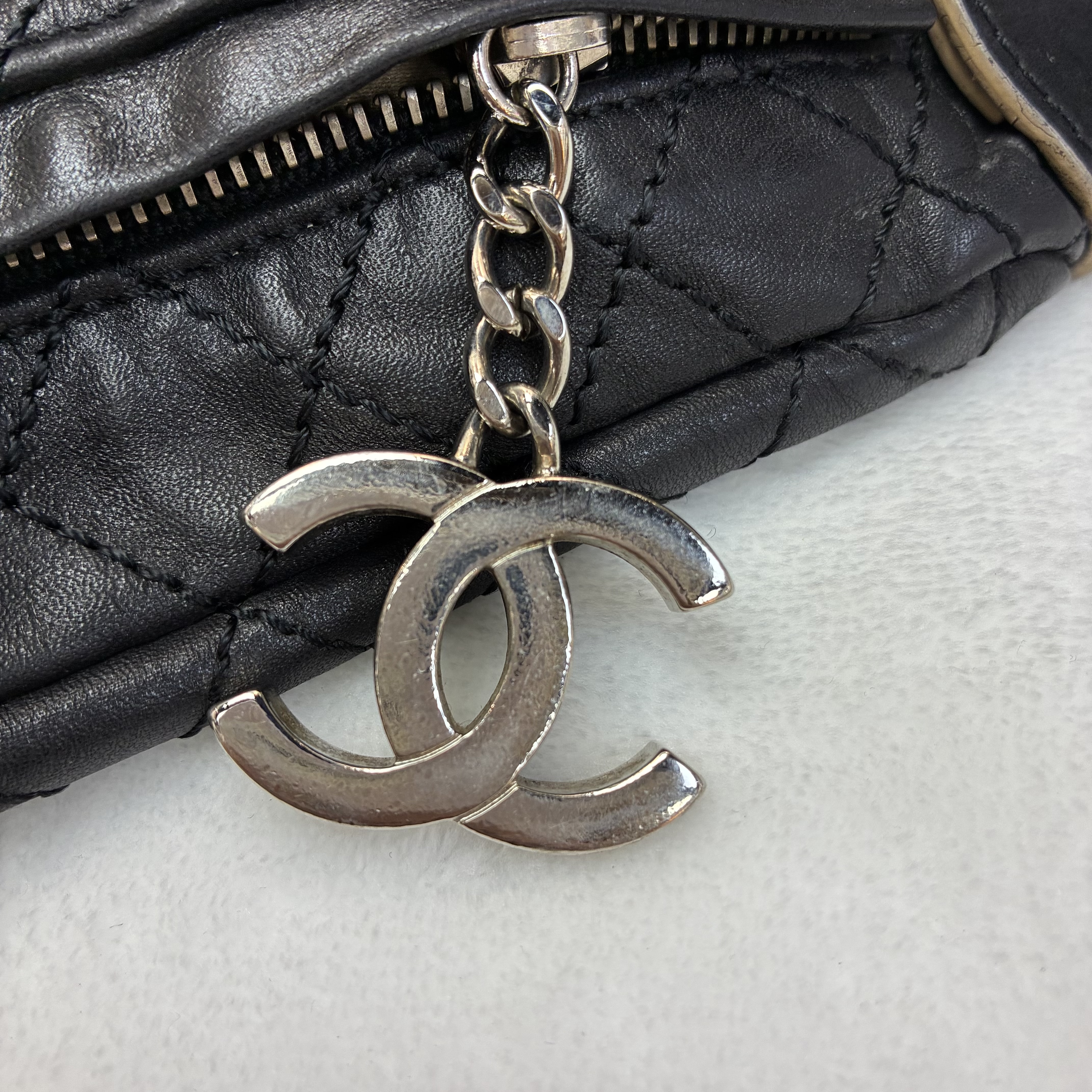 Chanel 黑銀雙C鏈帶單肩流浪包 hobo
