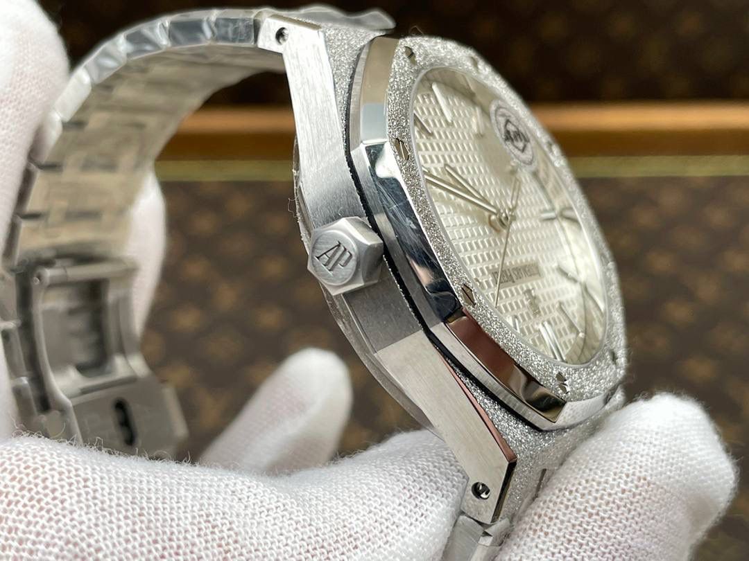 爱彼皇家橡树系列全钻男士腕表