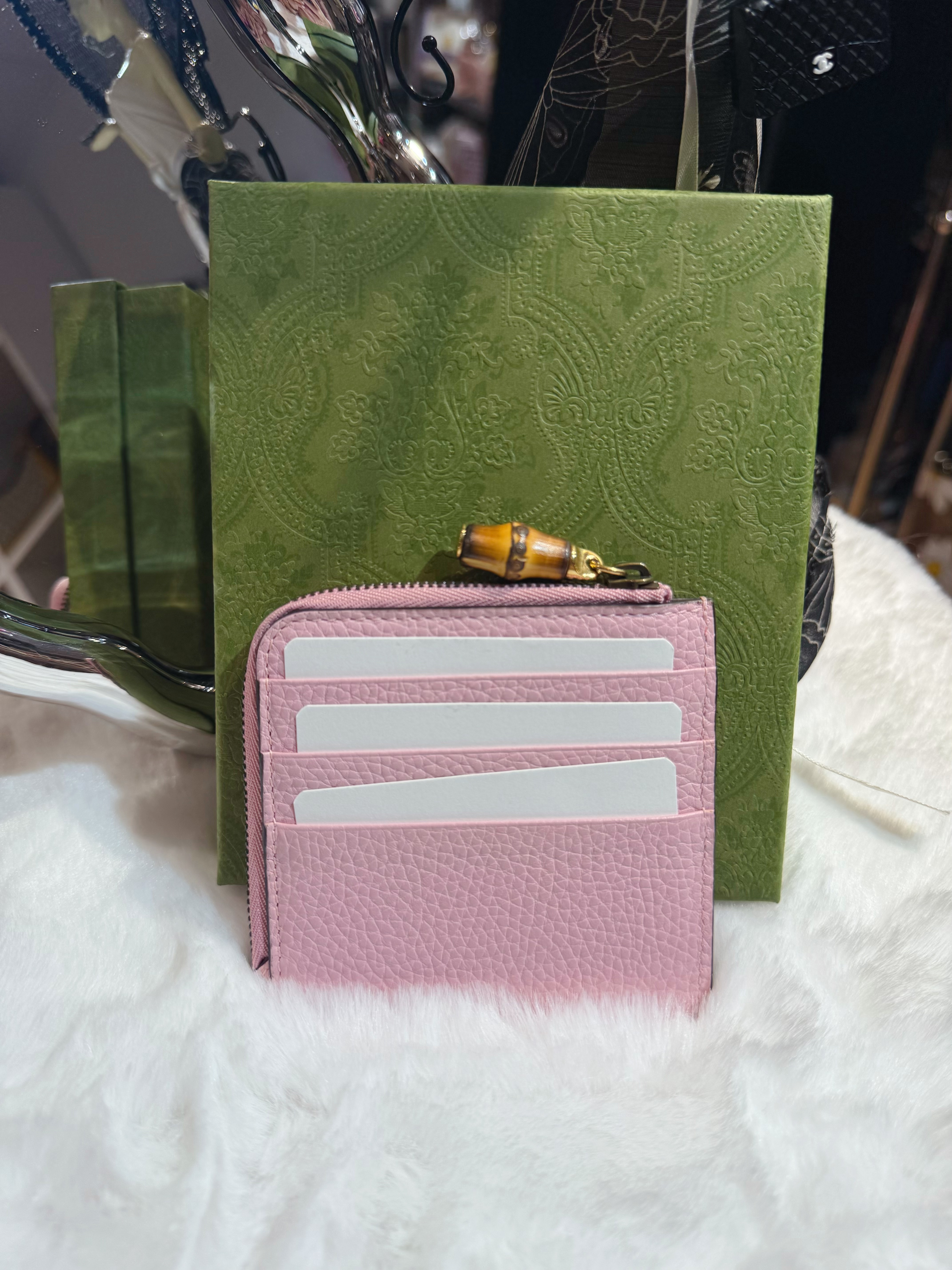 Gucci L zip card coin case pink