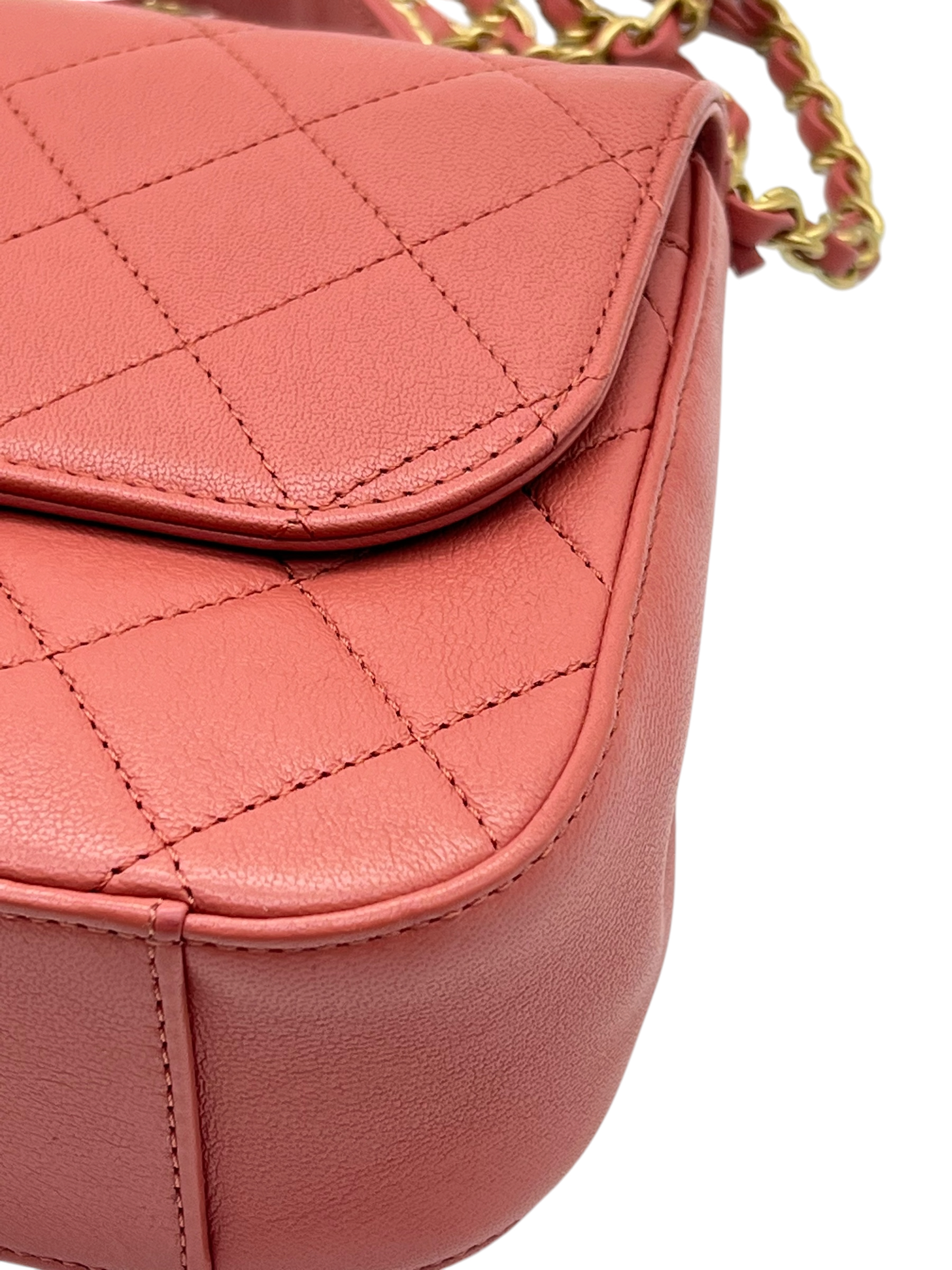 Pre-Owned CHANEL Flap Bag With Top Handle / Product Code: 26052802