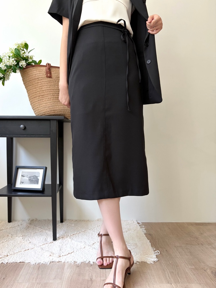 Noir Belted Skirt (Black)