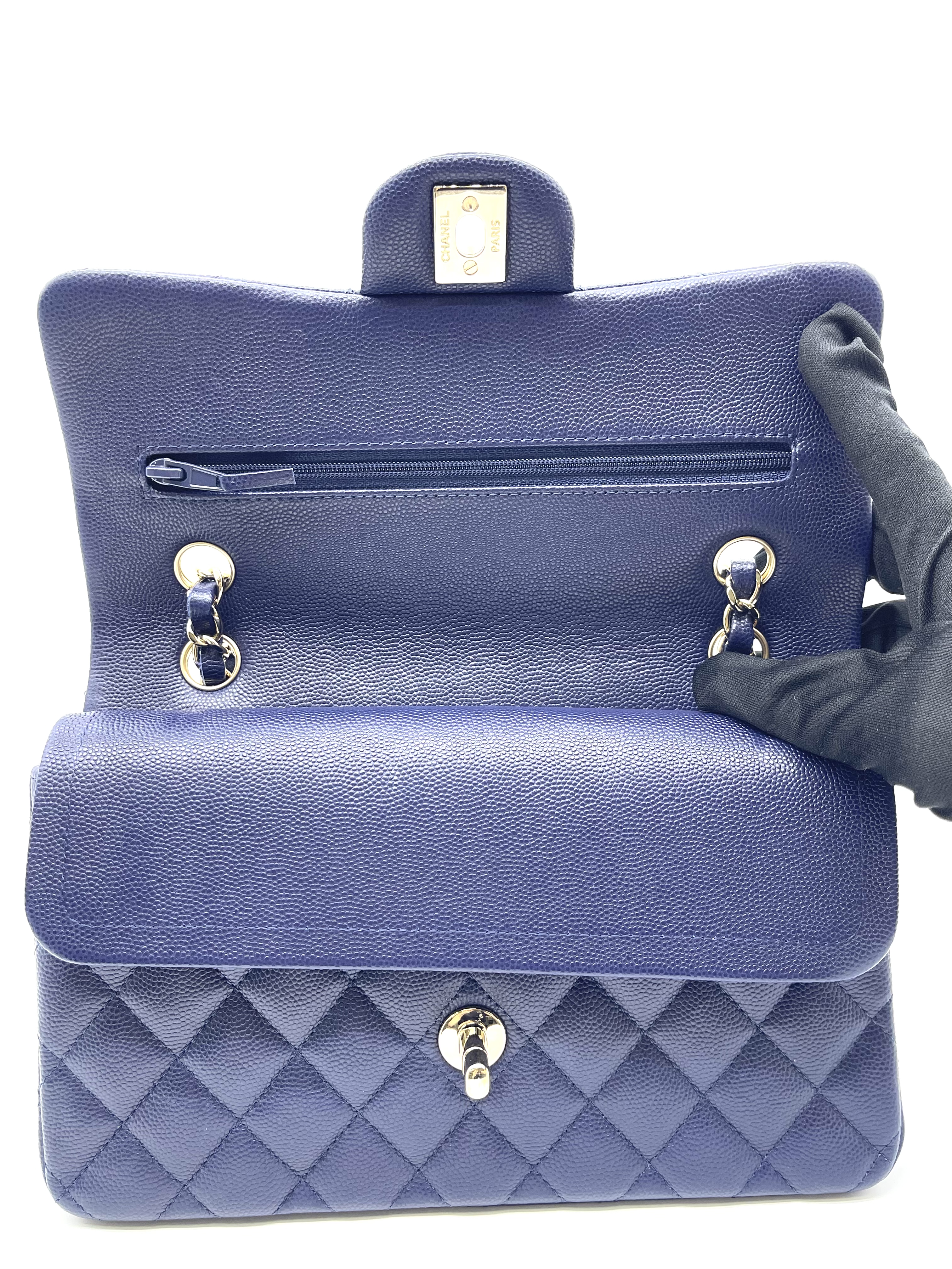 Pre-owned Chanel Small Caviar Classic Double Flap Bag / Product Code: 26032708