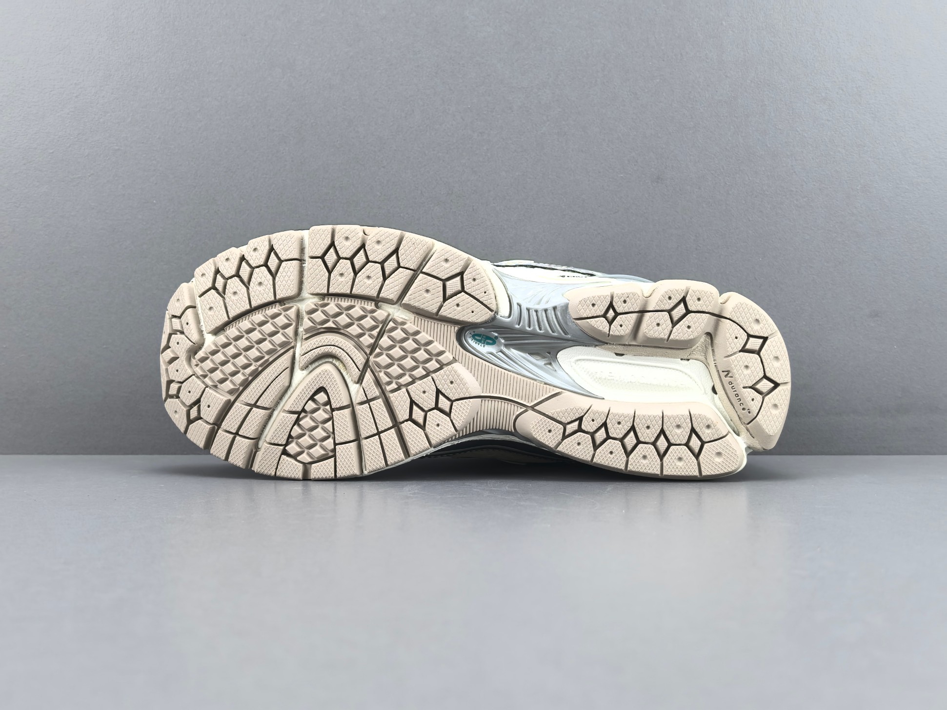 New Balance 1906R M1906REE