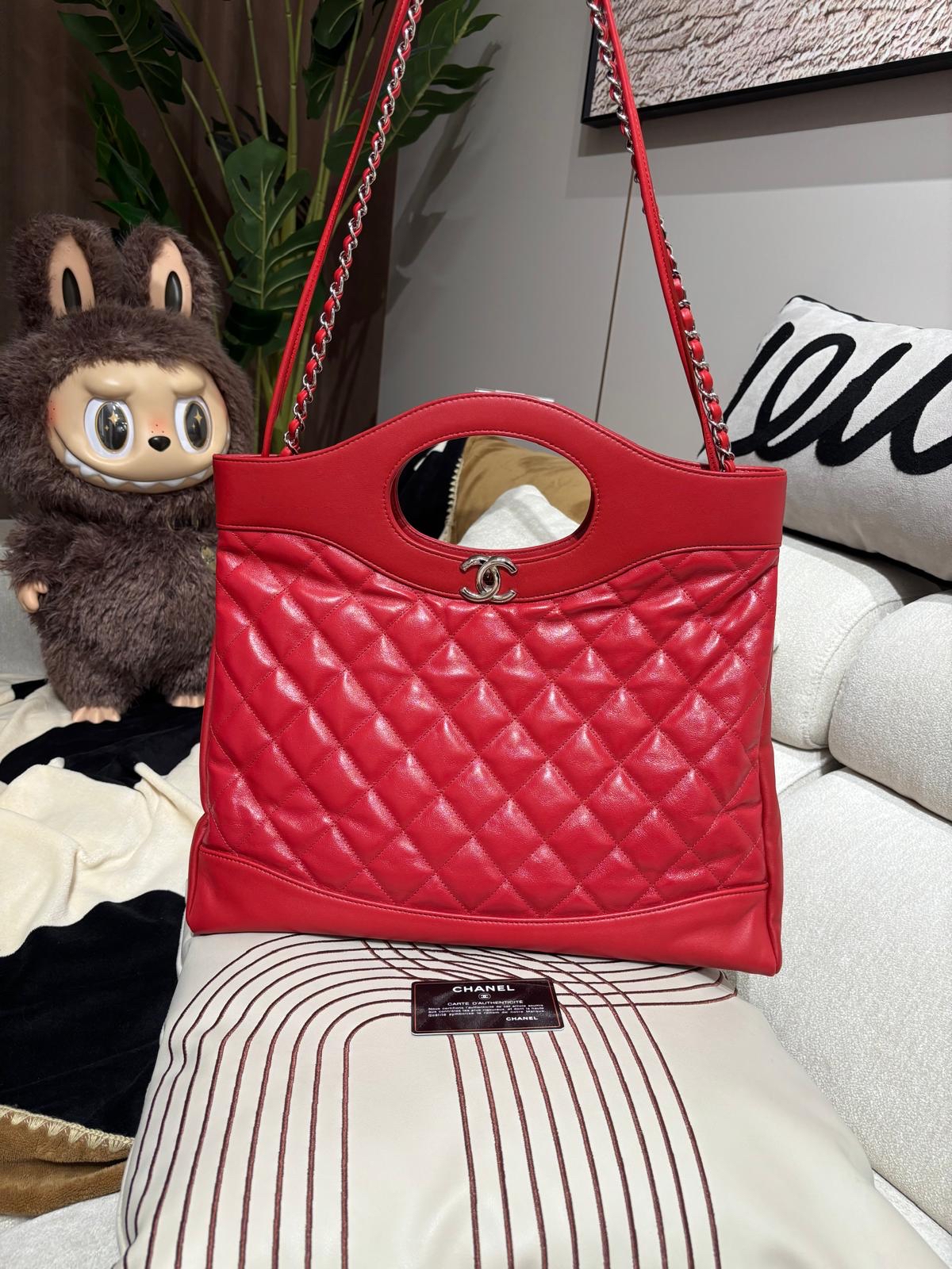Chanel 31 hobo Calfskin 2 way bag 100%Authentic ,95%new  ✅card✅dust bag 