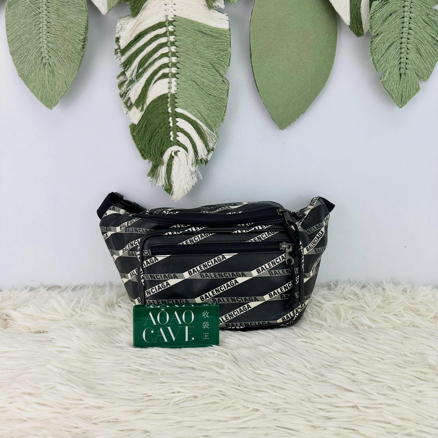 BALENCIAGA 🤍PRE OWNED 黑灰色真皮印花 胸口包腰包🖤