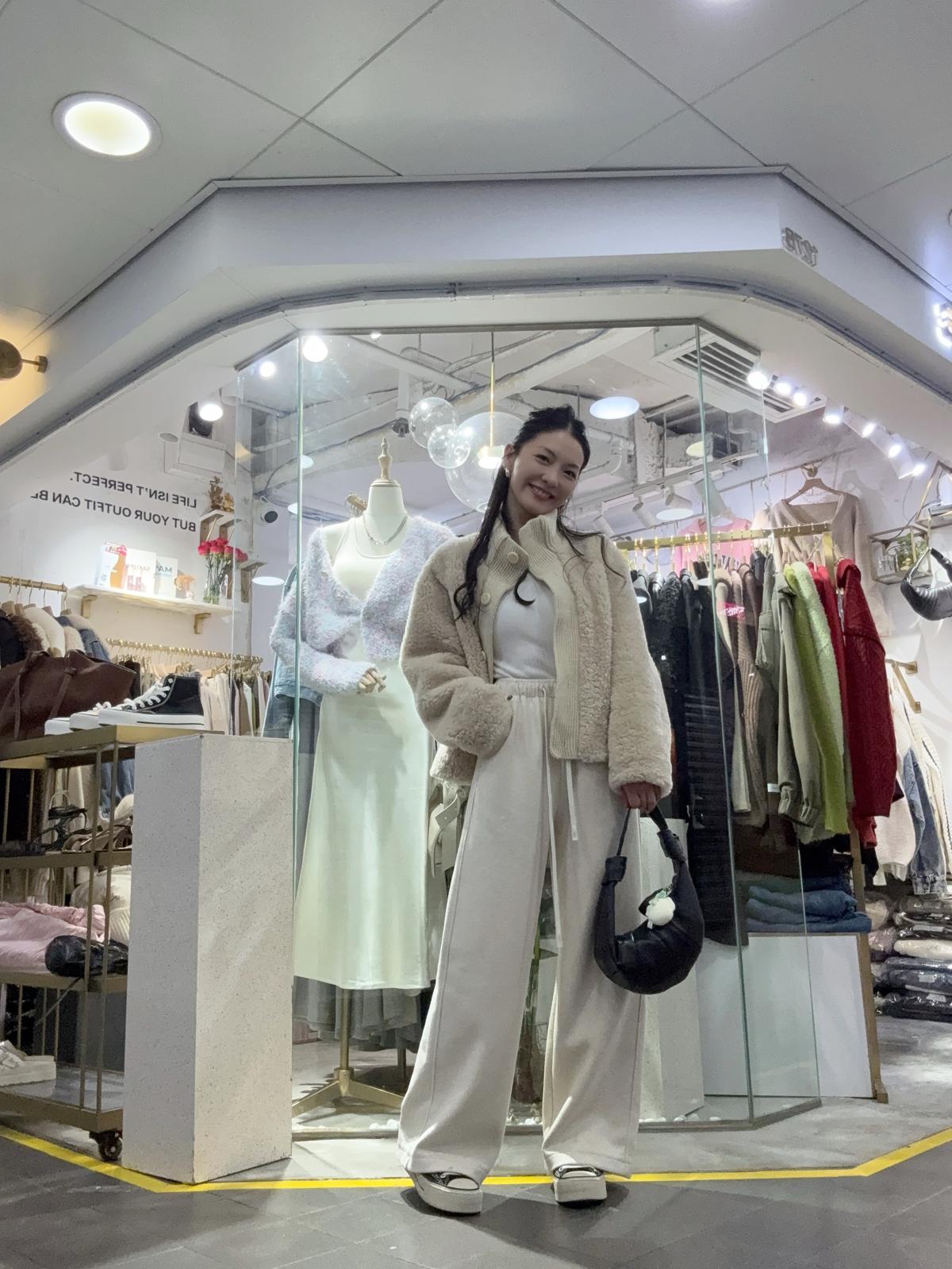 拼冷羊羔毛外套