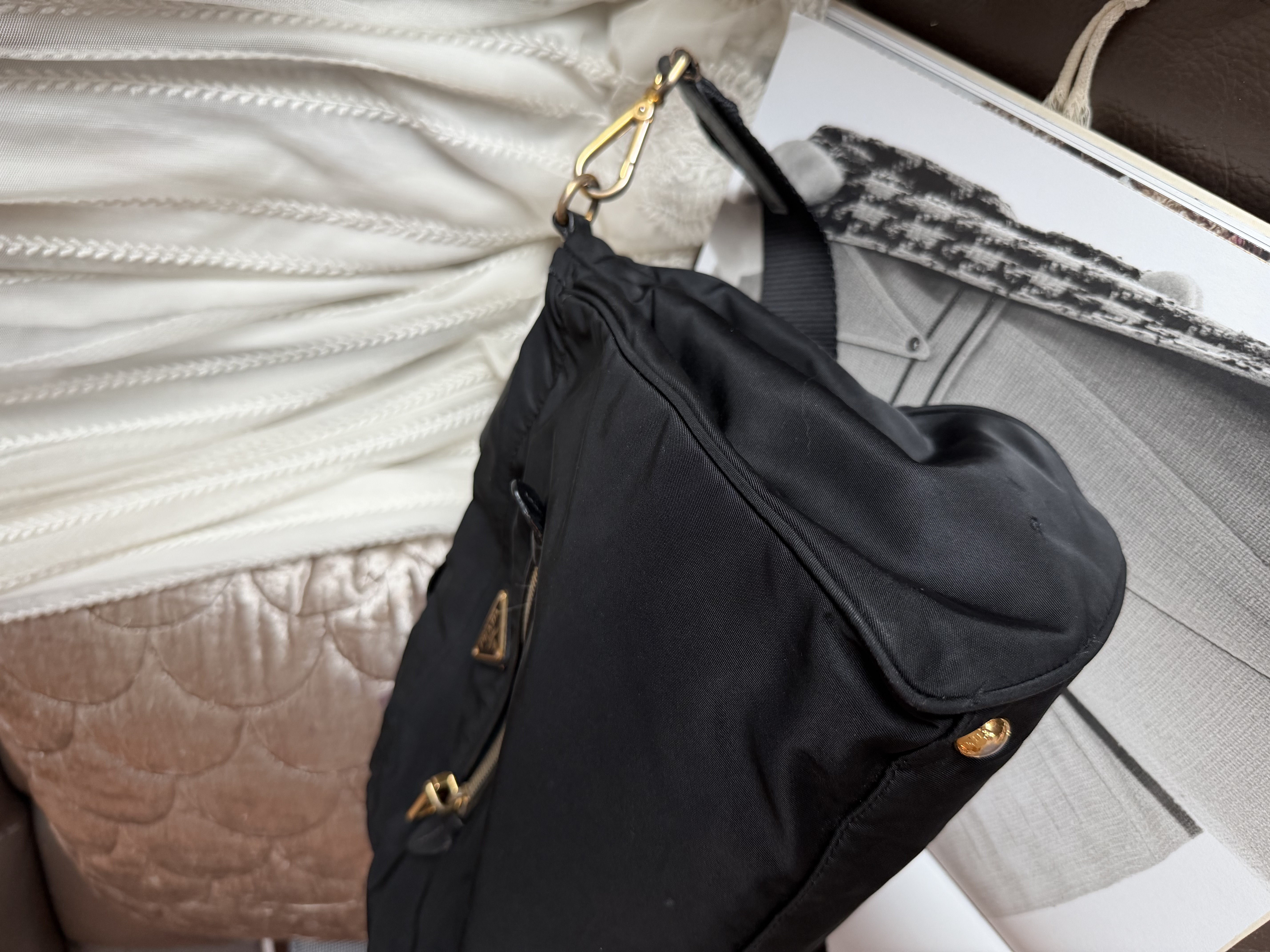 prada黑色 black re nylon bag with original strap