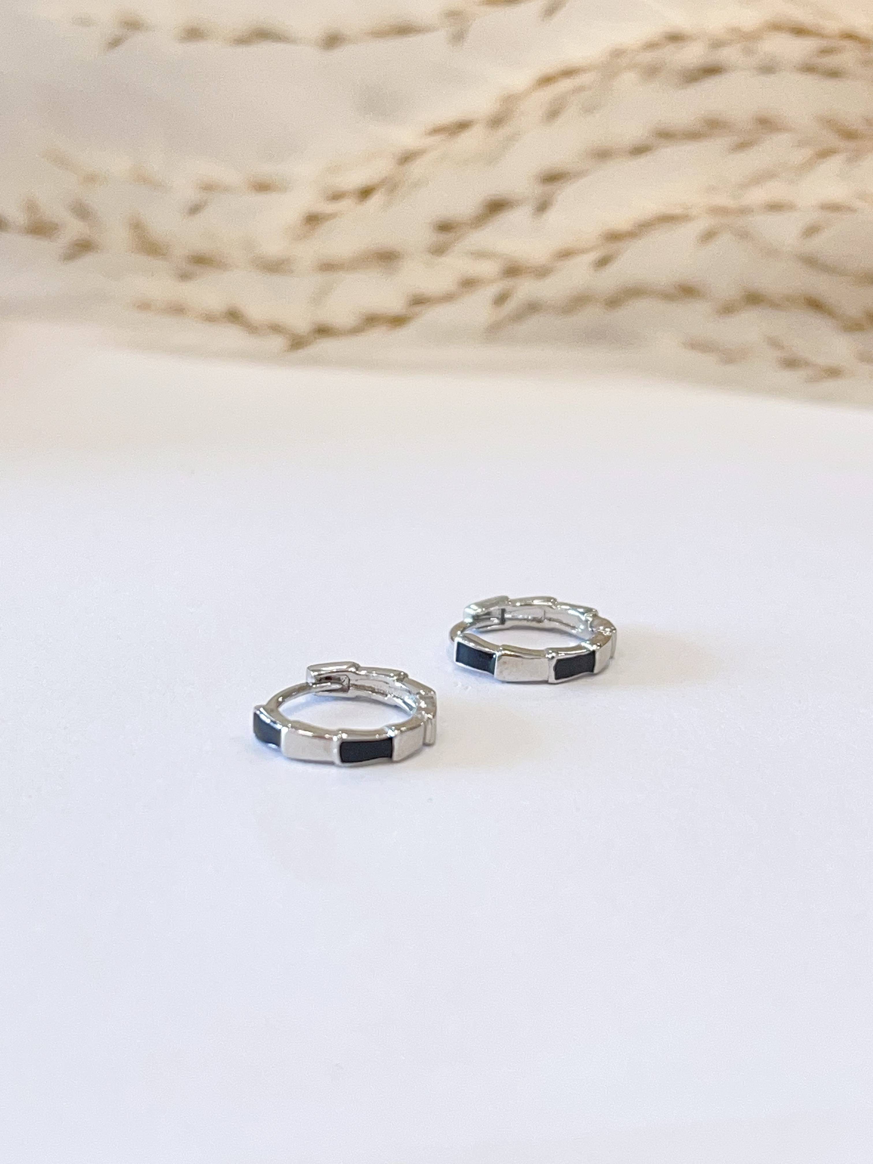 时尚黑白格耳扣耳环