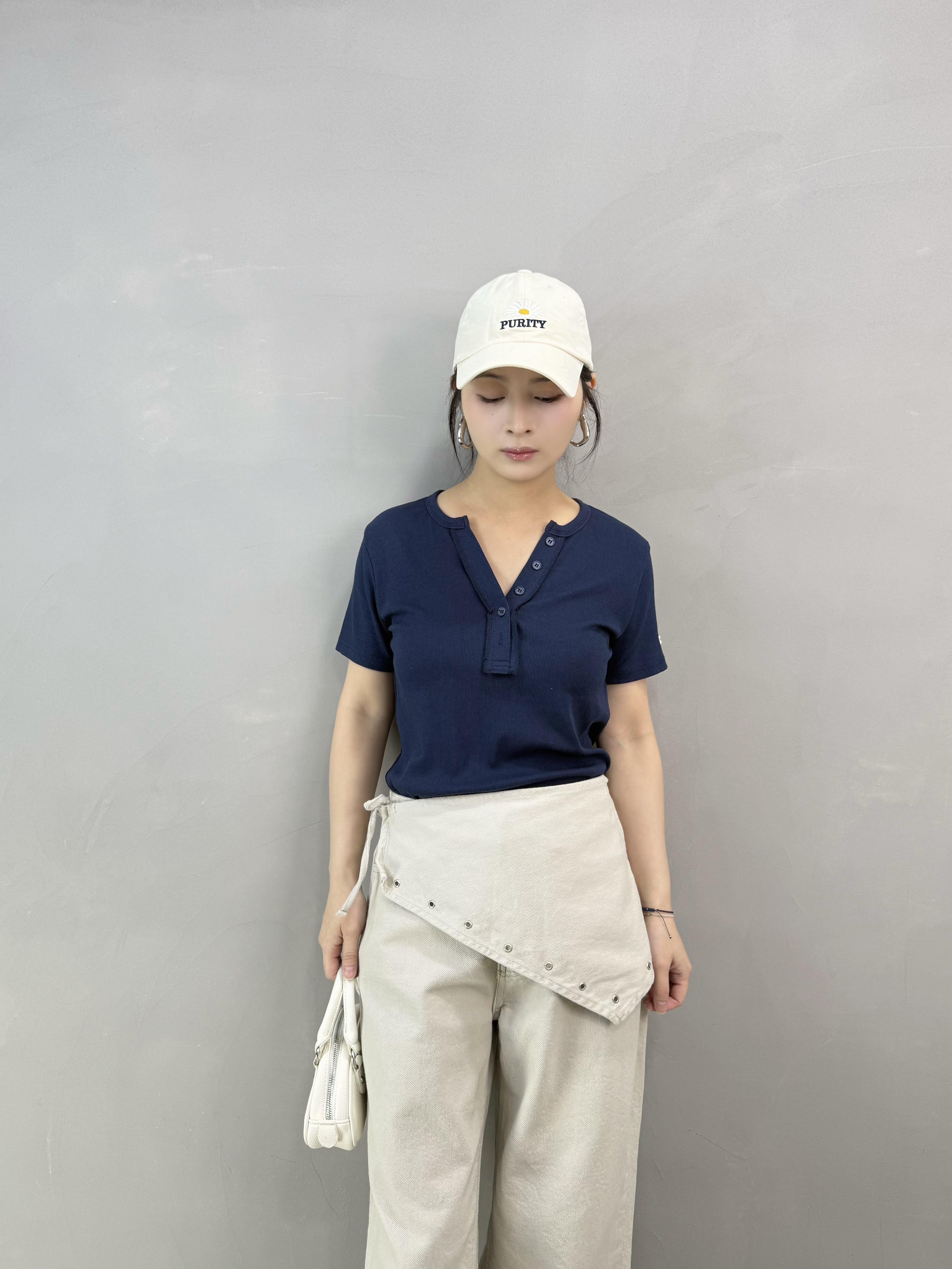 Z62 扣鈕暗紋Tee