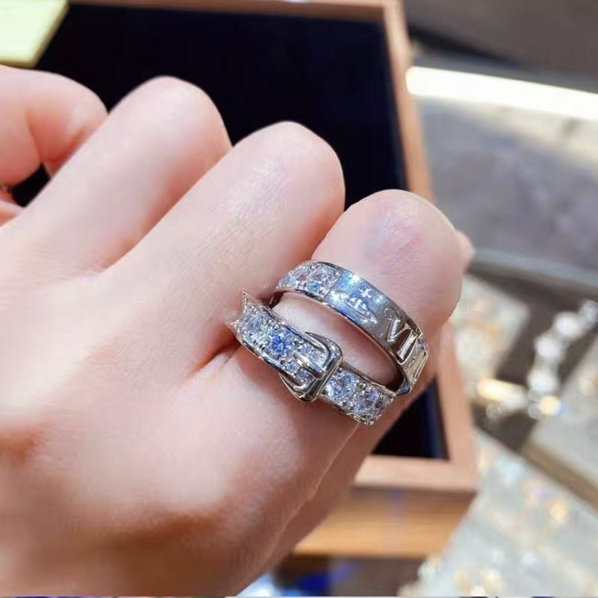 0805💯V W Anillo Belt Ring 腰帶戒指 925銀 連專櫃禮盒 9月中