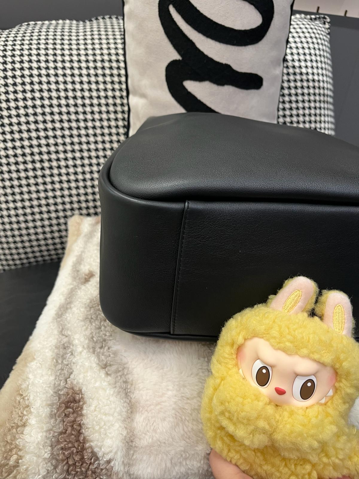 YSL Le 5 à 7 Supple Large Hobo Saint Laurent Shoulder Bag 100%Authentic,95%new ✅收據✅防塵袋