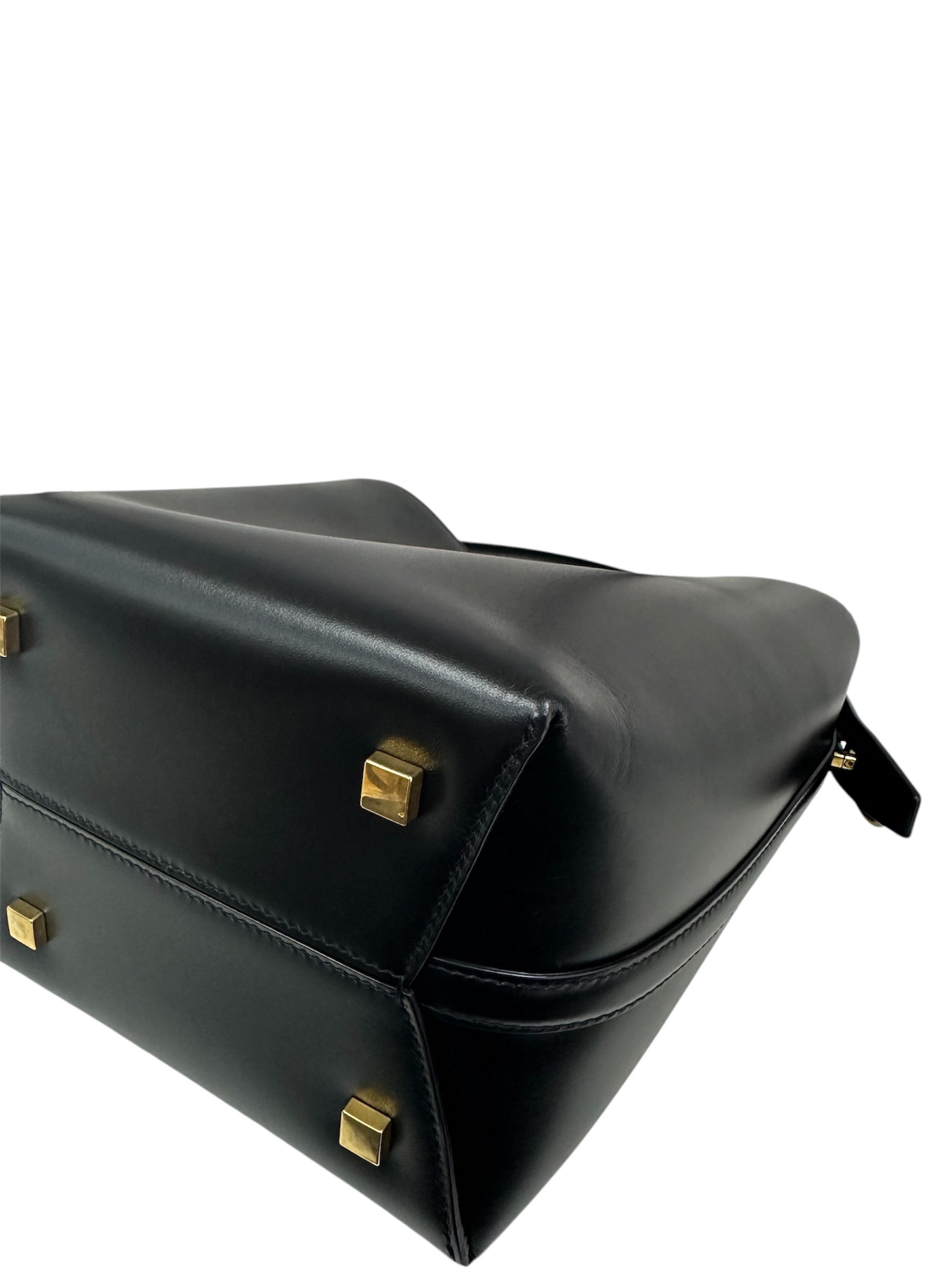 Pre-owned Saint Laurent Le 37 Bucket Bag/ Product Code: 26060720