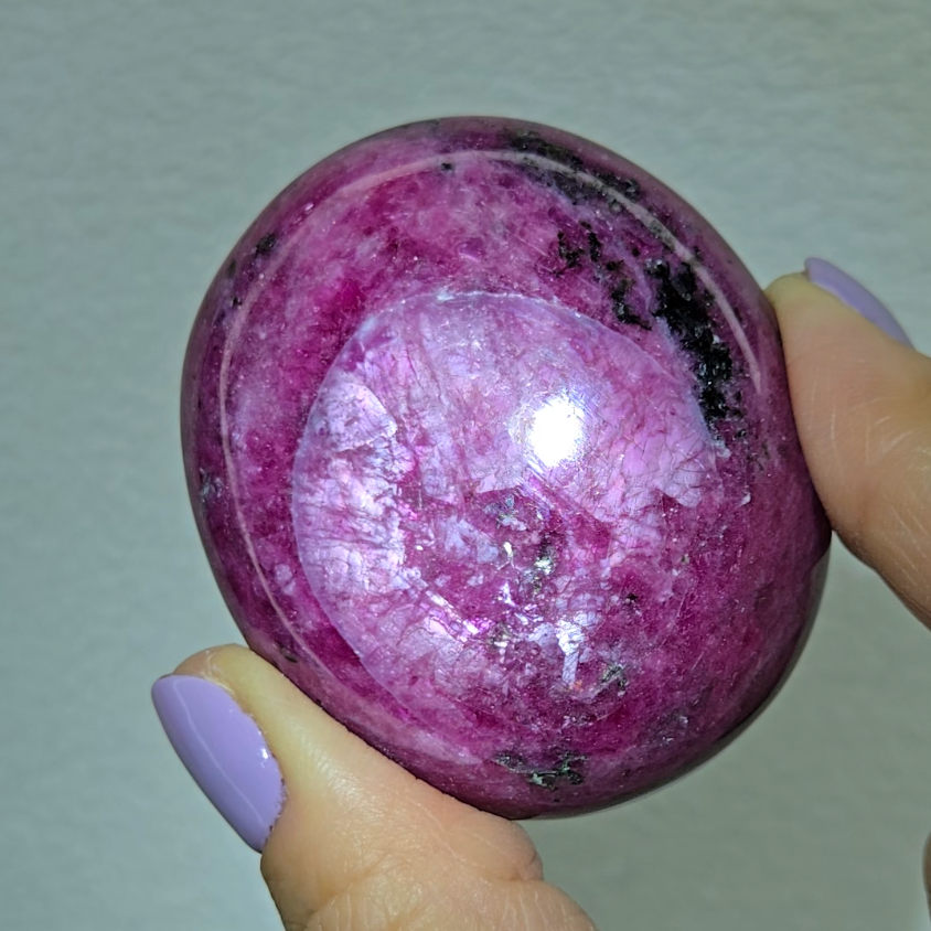 Ruby with intense flash, prismatic patterns, strong UV - RBY6