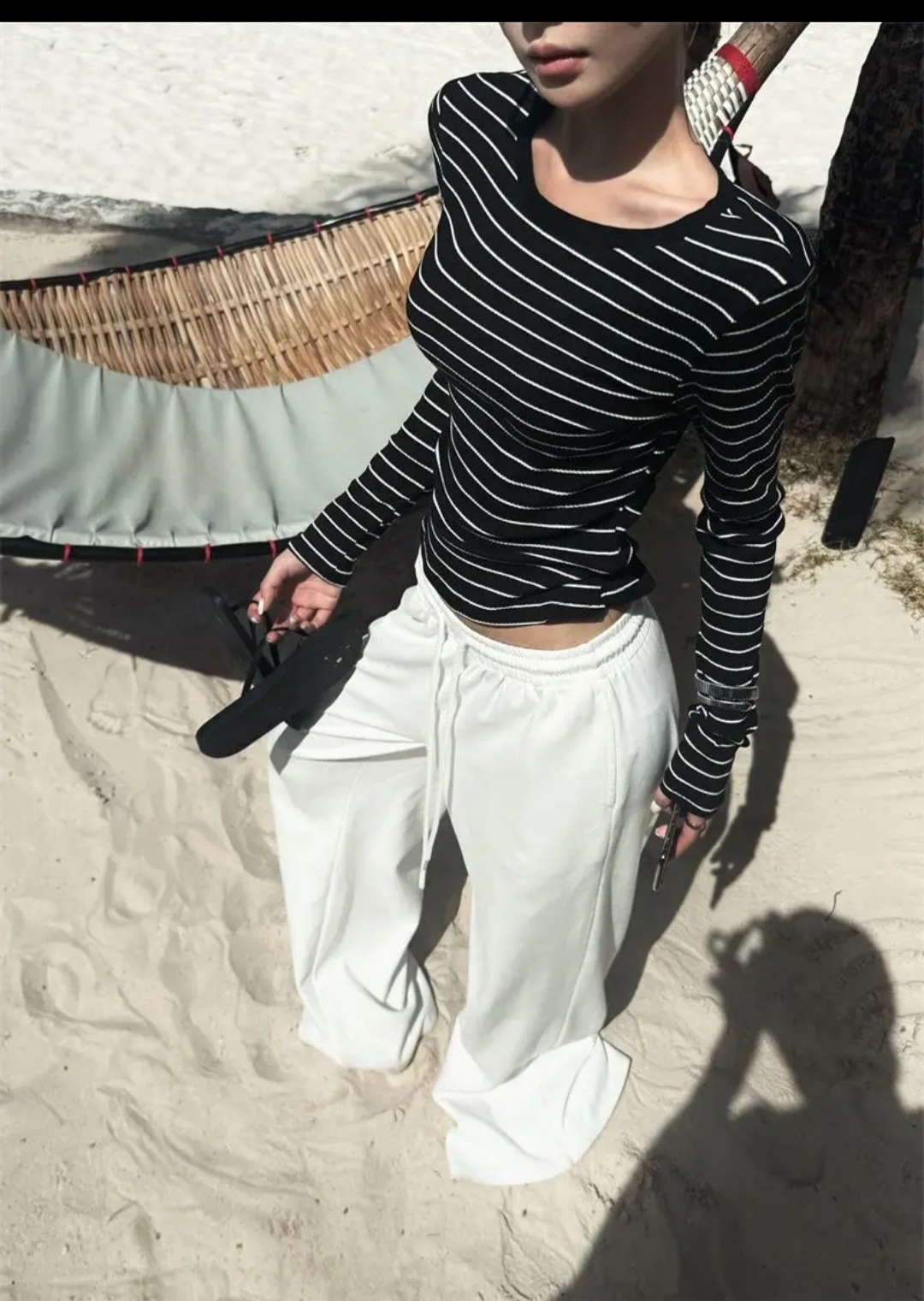 Back Double Cut-Out Striped Slim-Fit Long Sleeve Top ‖ 背部双镂空条纹修身长袖上衣 KR013138903