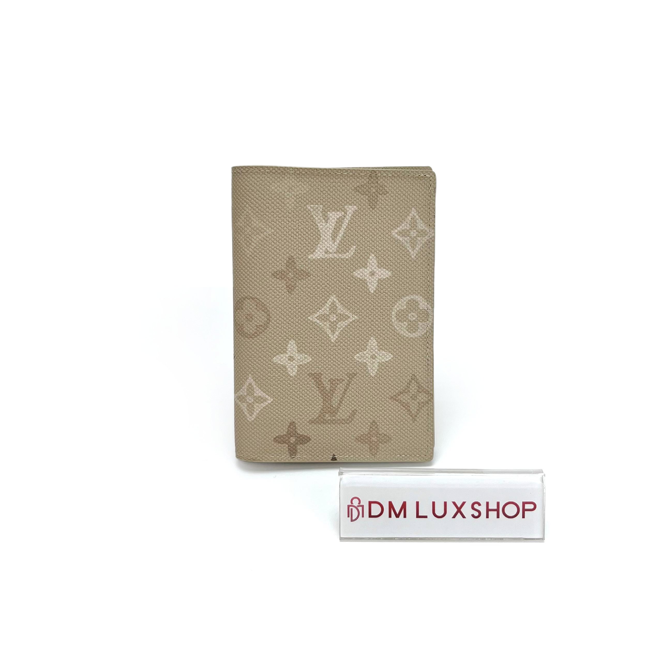 LV Passport Cover Neutral / Tan