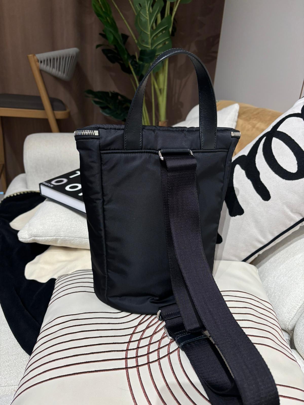 PRADA 普拉達 Black Re-Nylon Shoulder Bag 2VZ096 Sling bag 100%Authentic,98%new ✅dust bag 💎尖沙咀中港城門市  