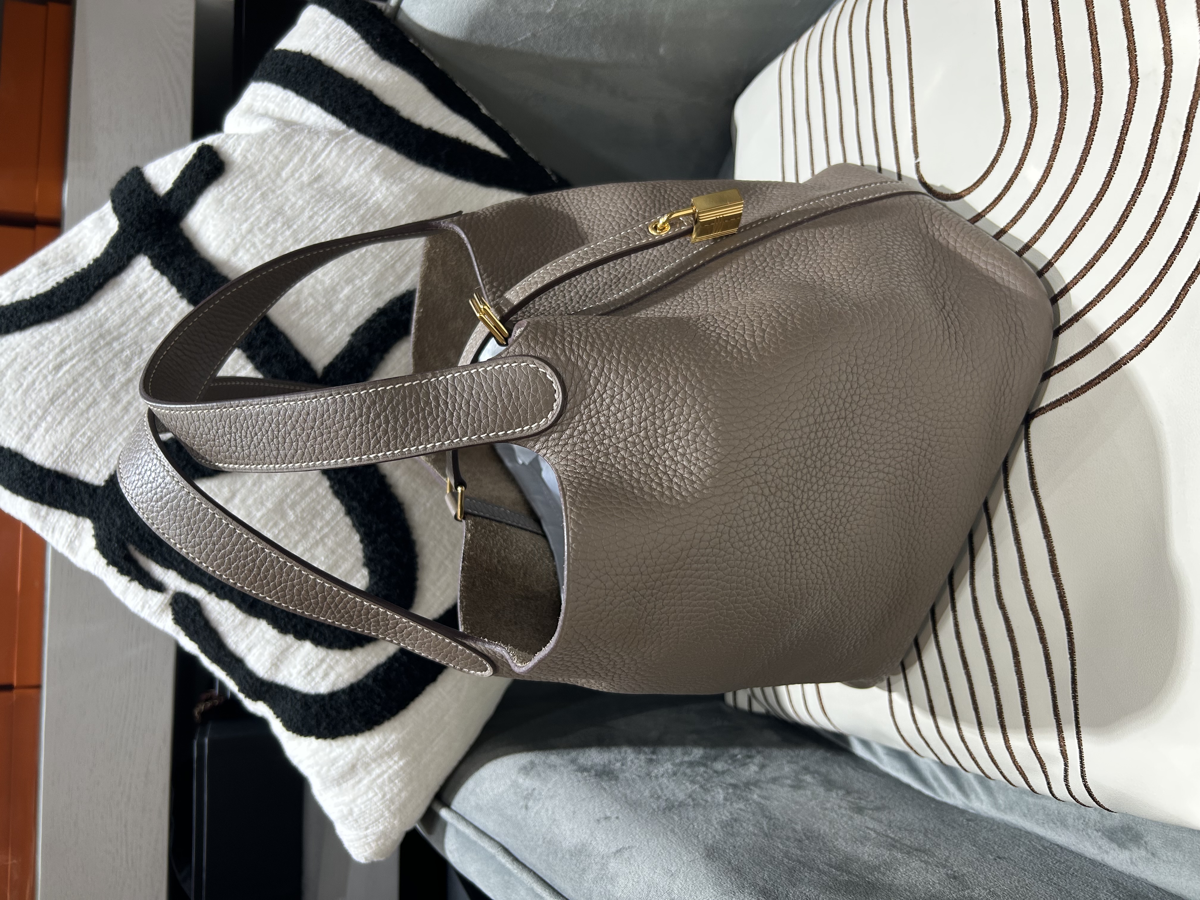Hermes Picotin 22 Stamp D 大象灰金扣 100%Authentic, 95%New ✅Key Lock ✅Dust bag