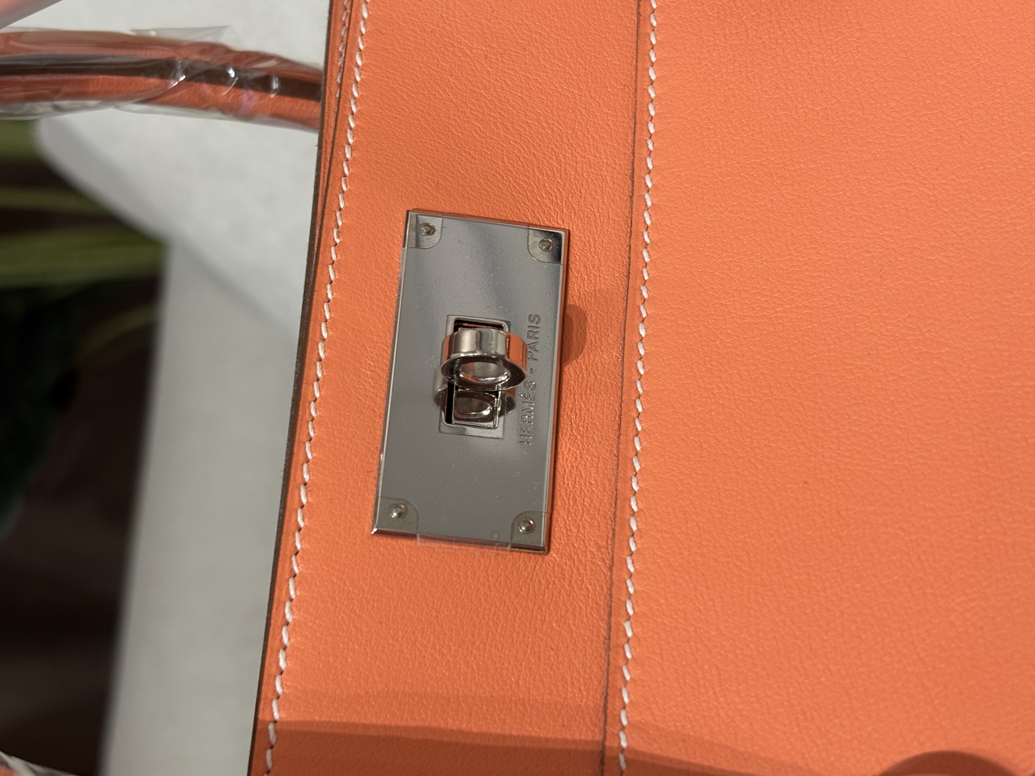 Hermes toolbox 26  Stamp [Q ] 100%Authentic,98%new ✅Key Lock✅Dust bag✅Box