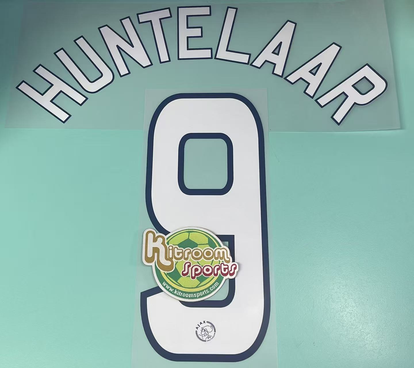 2008-09 Ajax Away Nameset #9 HUNTELAAR