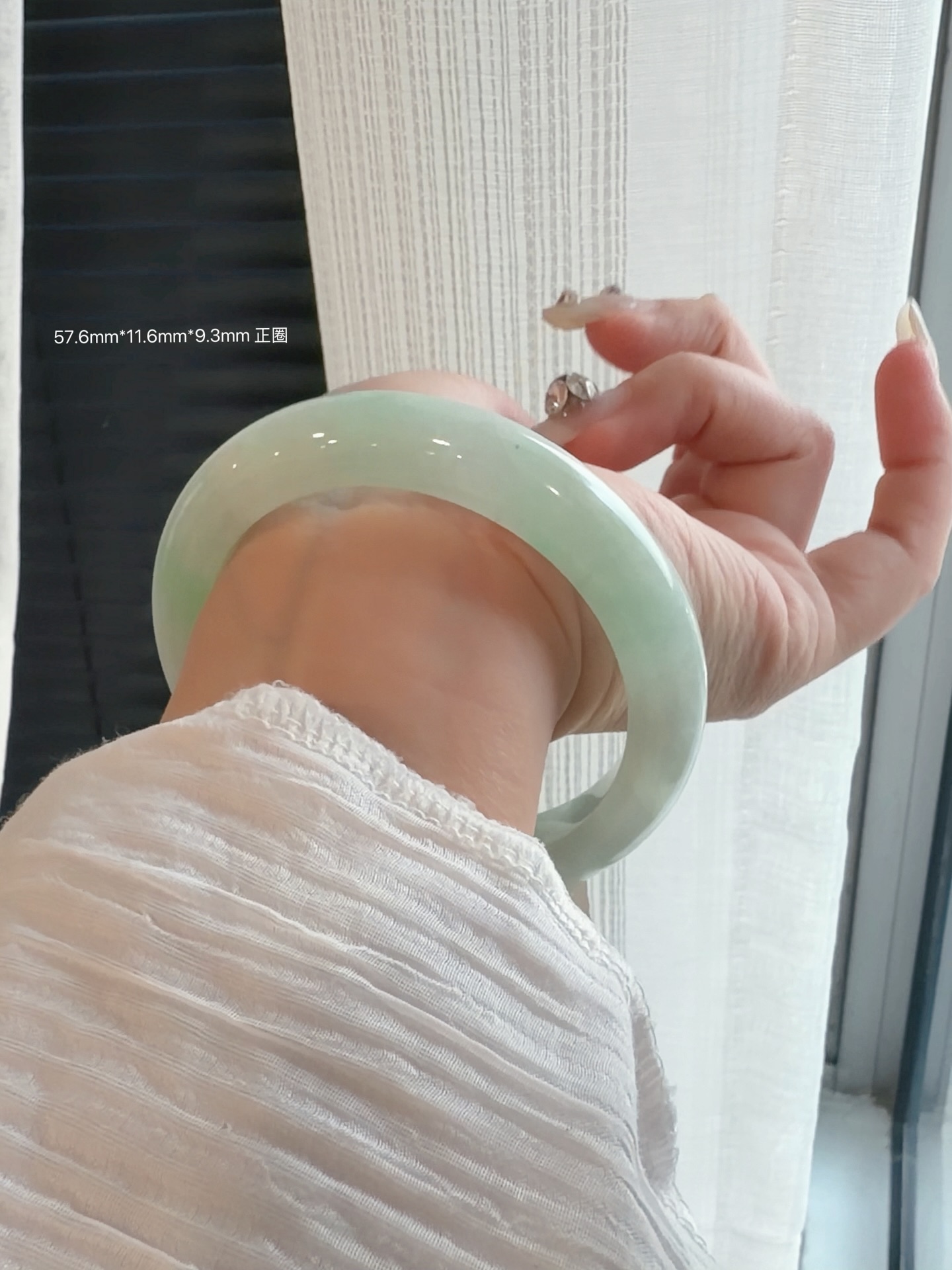 🇲🇾翡翠金丝绿种水镯 (正圈)📏圈口57.6mm  宽度11.6mm  厚度9.3mm💯天然缅甸翡翠A货🪪附证书及鉴赏期🌏全球配送💰Rm3980.00#马来西亚翡翠 #怡保 #吉隆坡 #新山 #新加坡