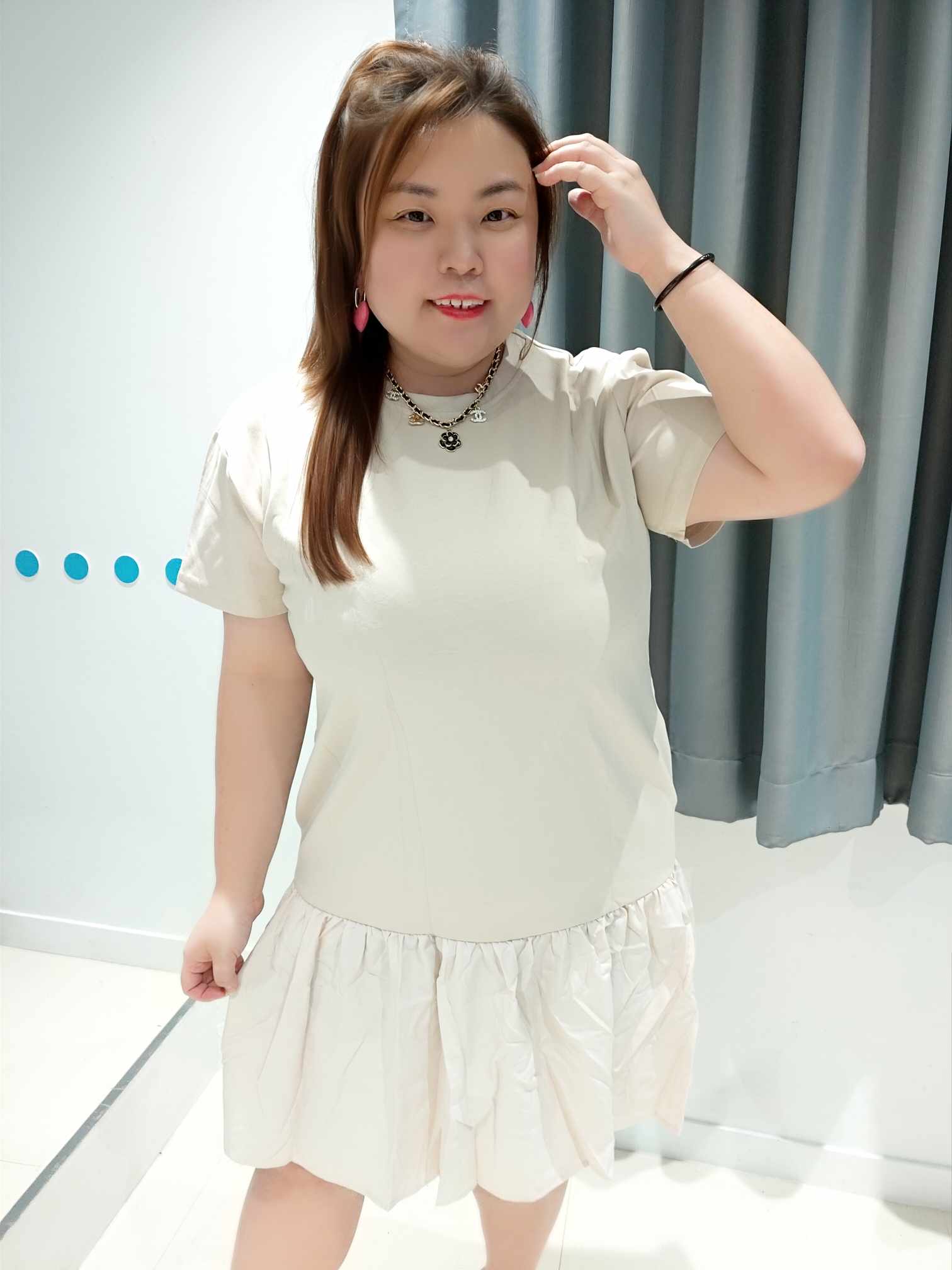 DSC04(3842#) 米白拼接下摆鱼尾洋气连身裙