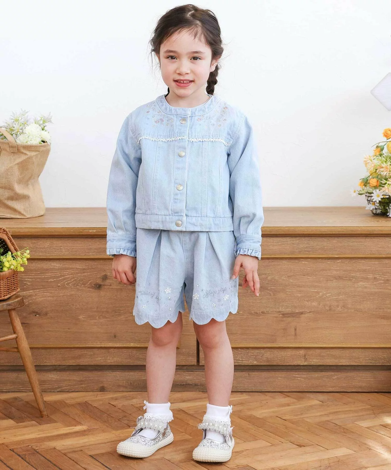 🆕【⭐訂購⭐】🌀 🇯🇵 日本直送 緞帶蕾絲刺繡 荷葉邊袖 #牛仔褸［2款選］🌀 [ELCA-0157]