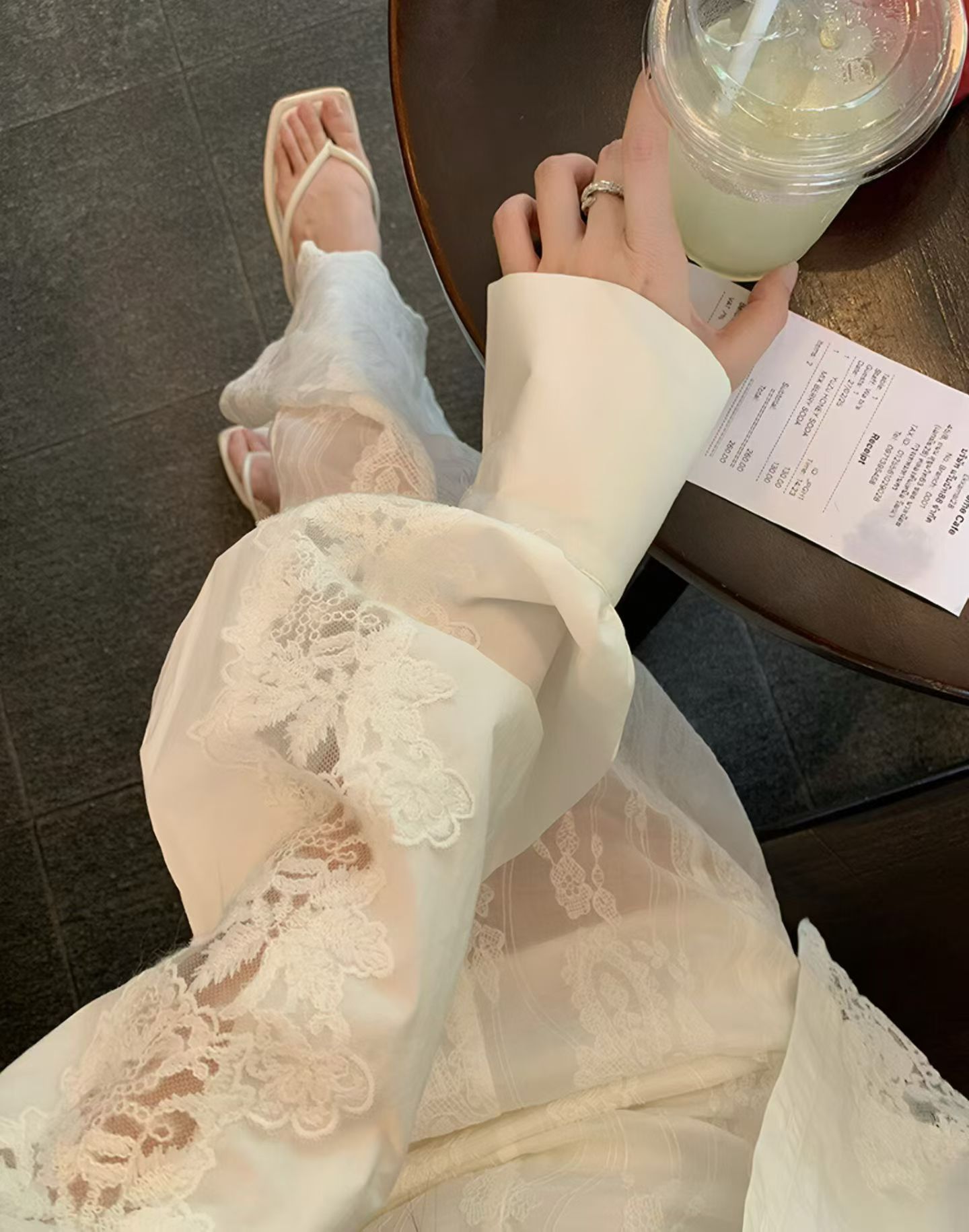 1777 White Tea Lace Set 白茶蕾丝套装 *不包含吊带内搭